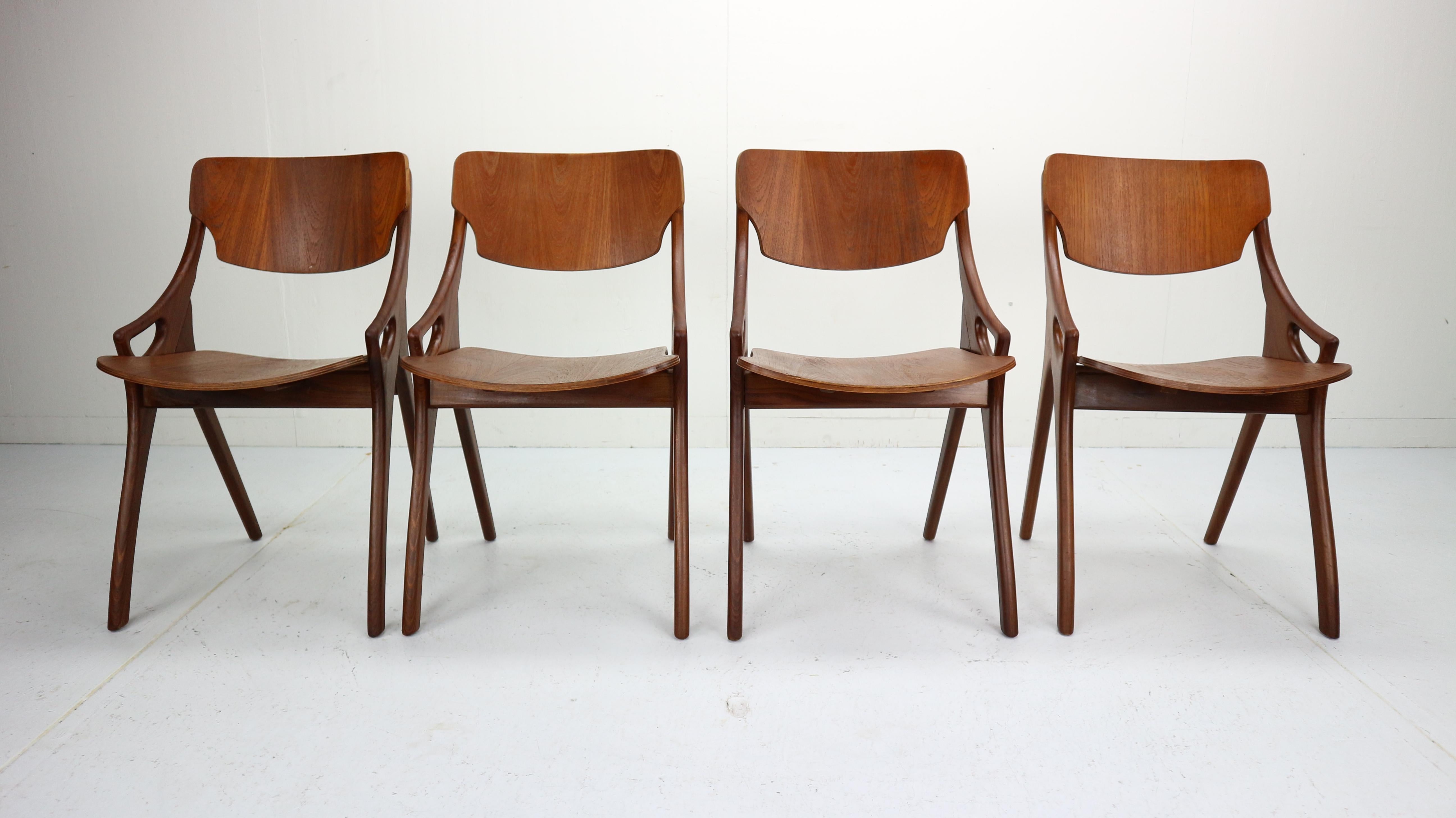 Mid-20th Century Set of 4 Arne Hovmand Olsen for Mogens Kold Teak Dining Chairs, Denmark, 1960s