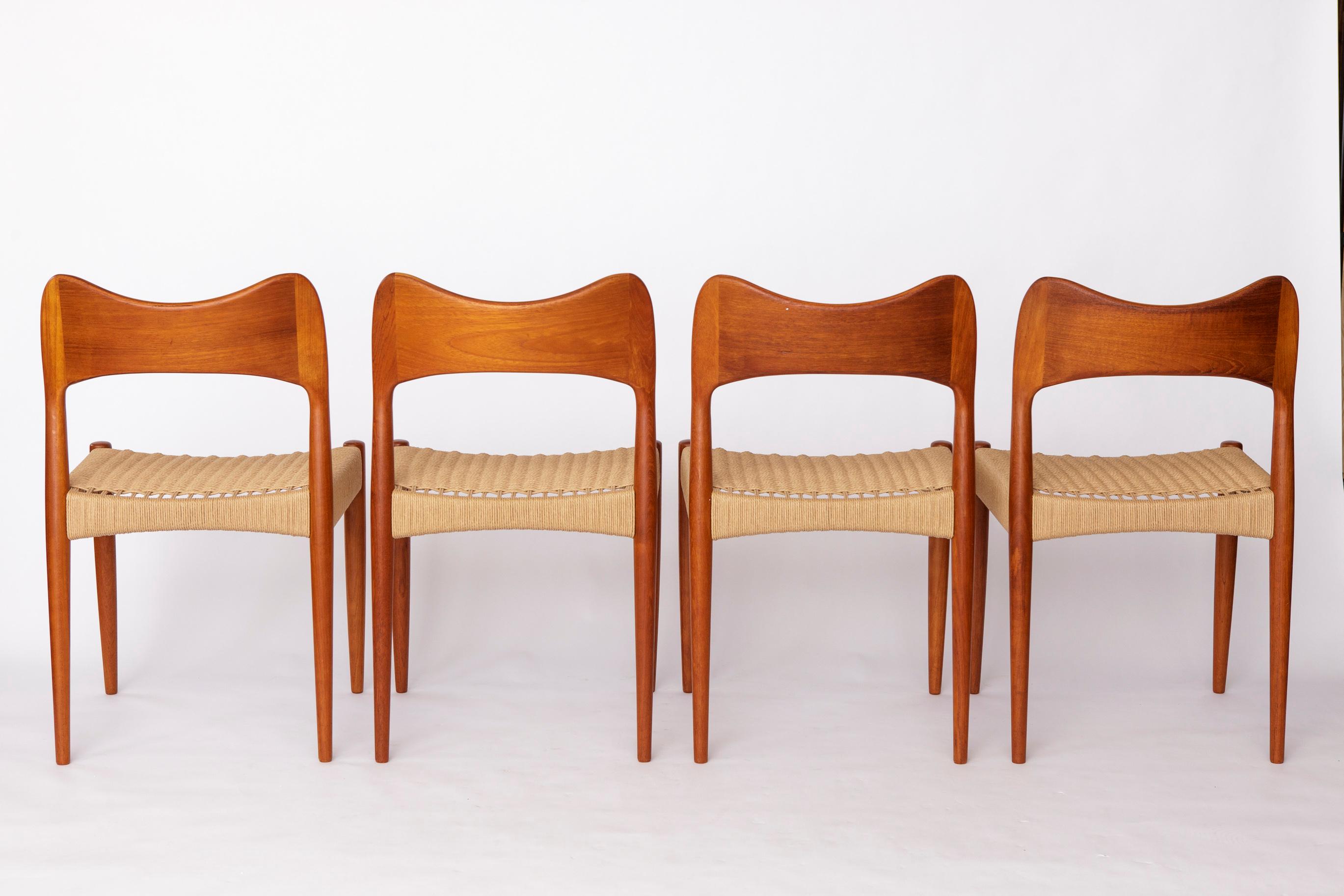 Polished Set of 4 Arne Hovmand-Olsen Teak Dining Chairs for Mogens Kold, 1960s  Danish For Sale