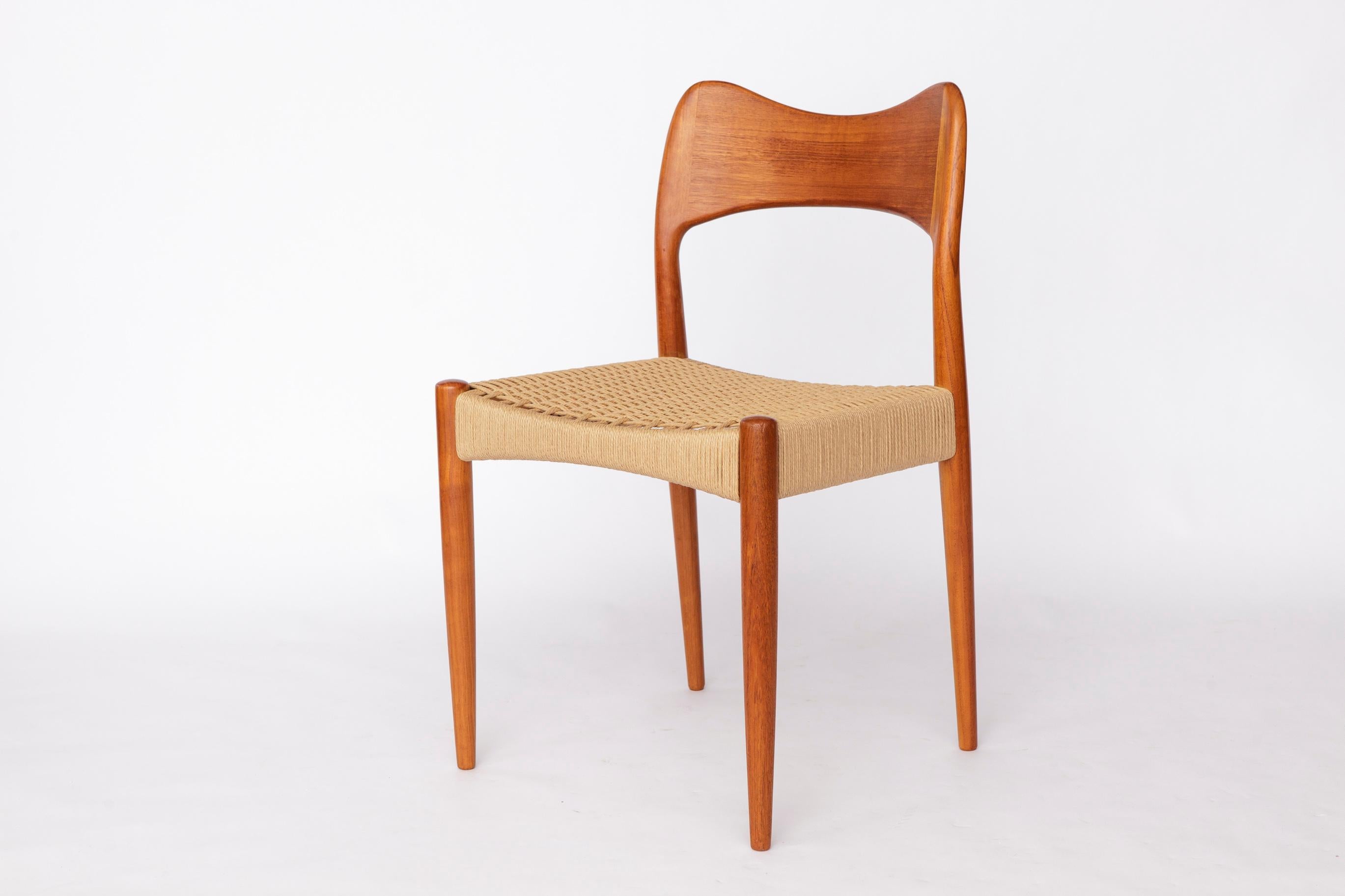 Set of 4 Arne Hovmand-Olsen Teak Dining Chairs for Mogens Kold, 1960s  Danish For Sale 3