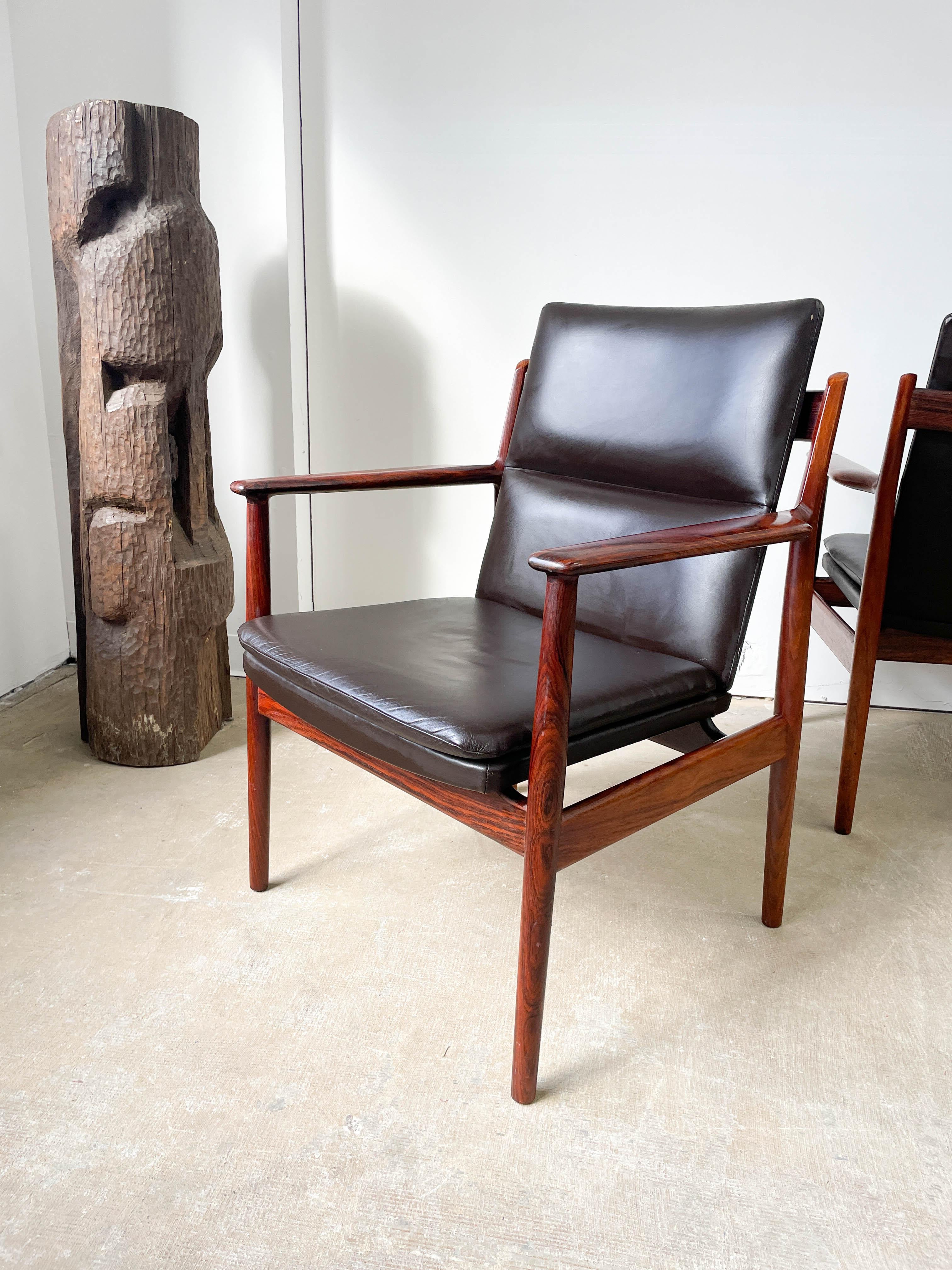 Set of 4 Arne Vodder Rosewood Armchairs Model 431 In Good Condition For Sale In Kalamazoo, MI