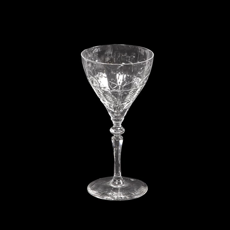 https://a.1stdibscdn.com/set-of-4-art-deco-cut-crystal-cocktail-glasses-with-foliage-motifs-for-sale-picture-3/f_7934/f_323333721674233376092/Art_Deco_Cut_Crystal_Cocktail_Glasses_with_Foliage_Motifs_High_Style_Deco_4_master.jpg?width=768
