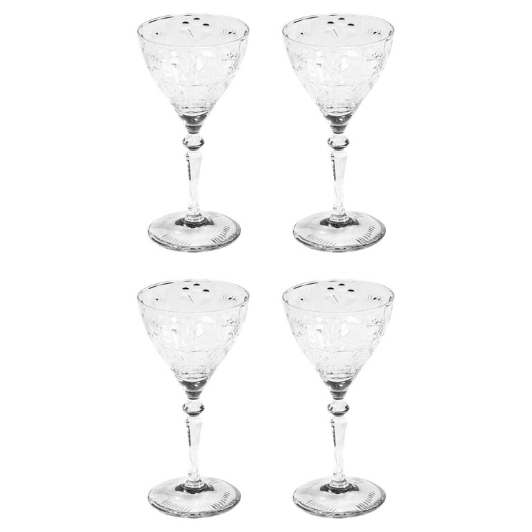 https://a.1stdibscdn.com/set-of-4-art-deco-cut-crystal-cocktail-glasses-with-foliage-motifs-for-sale/f_7934/f_323333721674233355502/f_32333372_1674233356135_bg_processed.jpg?width=768