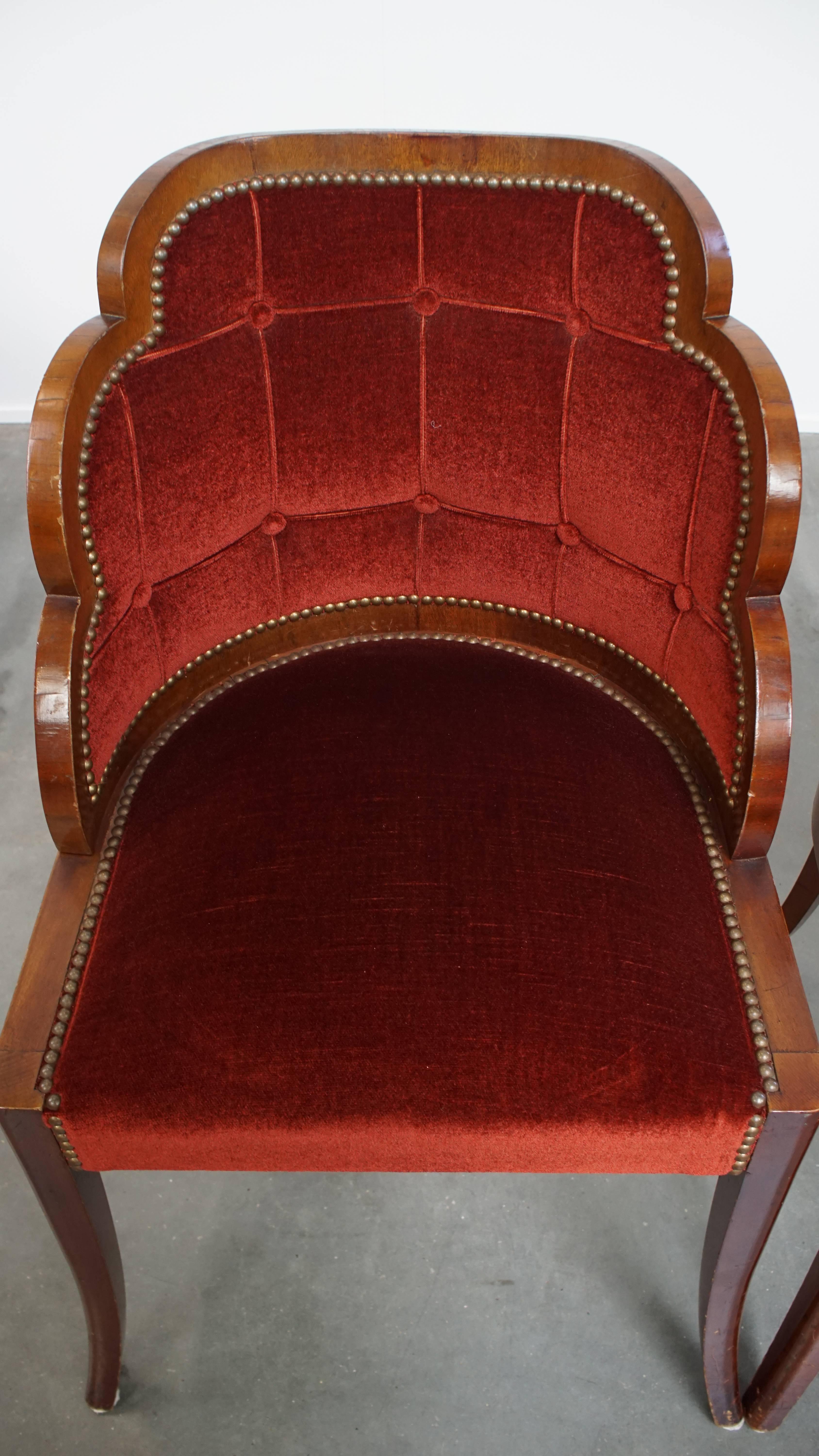 Set of 4 Art Deco Dining Chairs with Red Upholstery and Wooden Backs For Sale 2