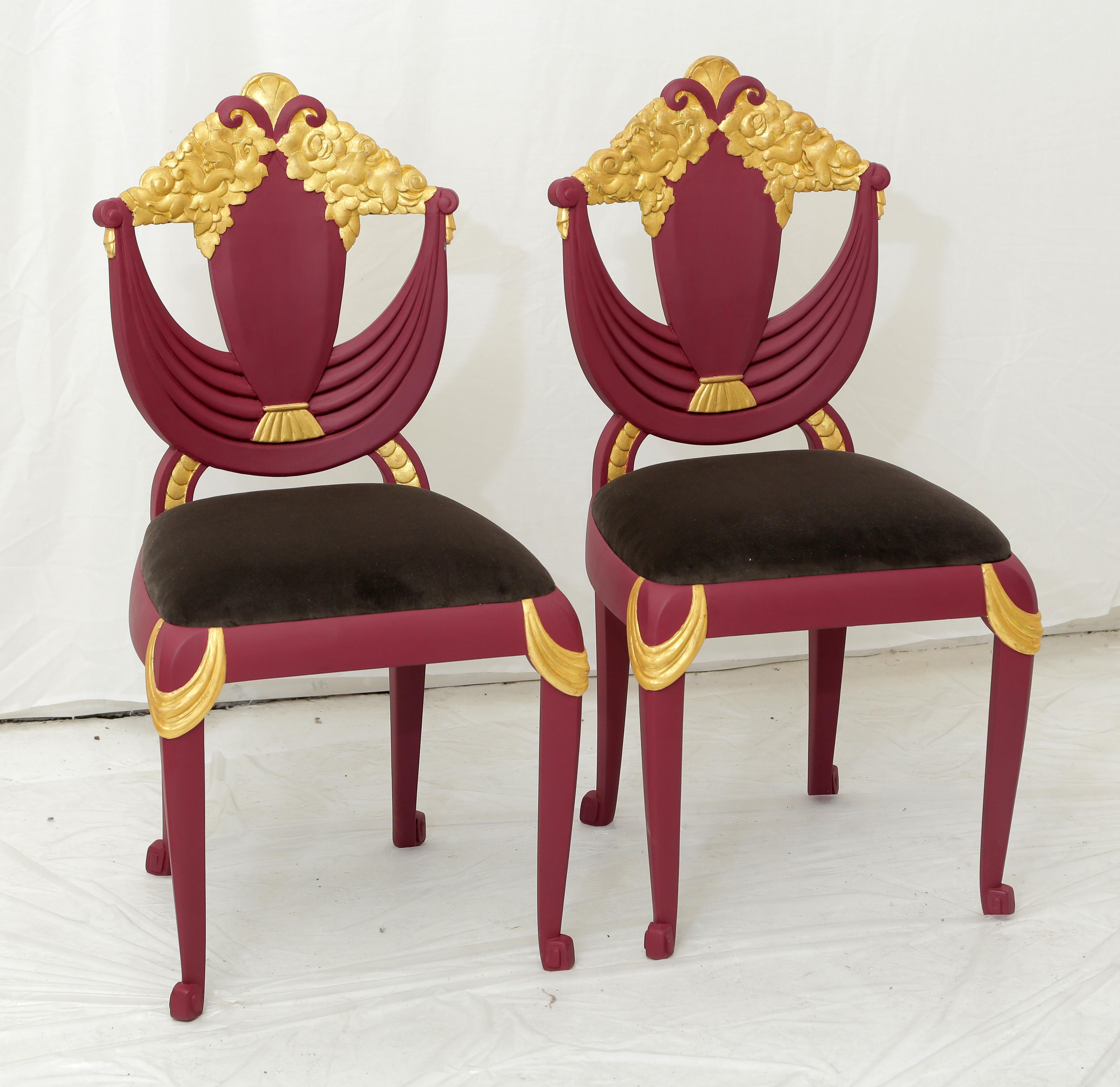 Set of 4 Art Deco Transitional Burgundy and Gold Leaf Gilded Wood Dining Chairs In Excellent Condition In Miami, FL