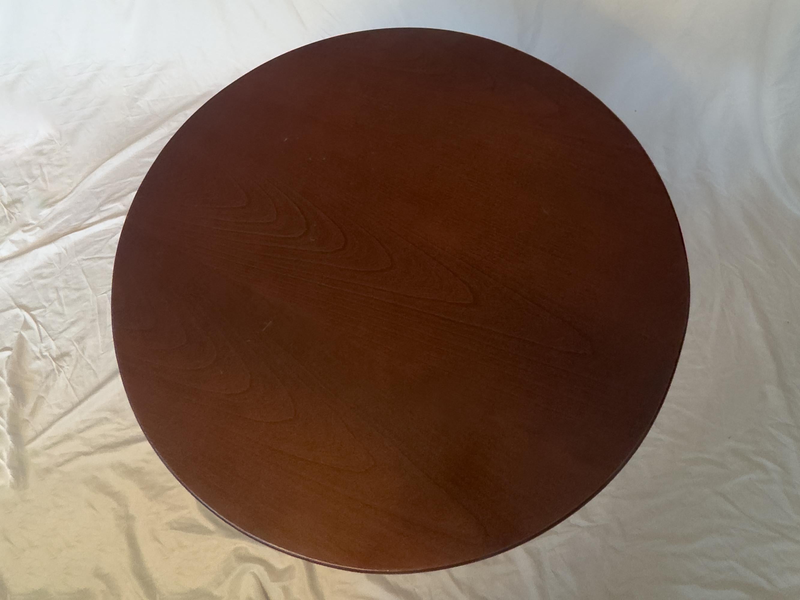 Juego de 4 mesas de centro Art Decó de nogal, Siglo XX en venta 1