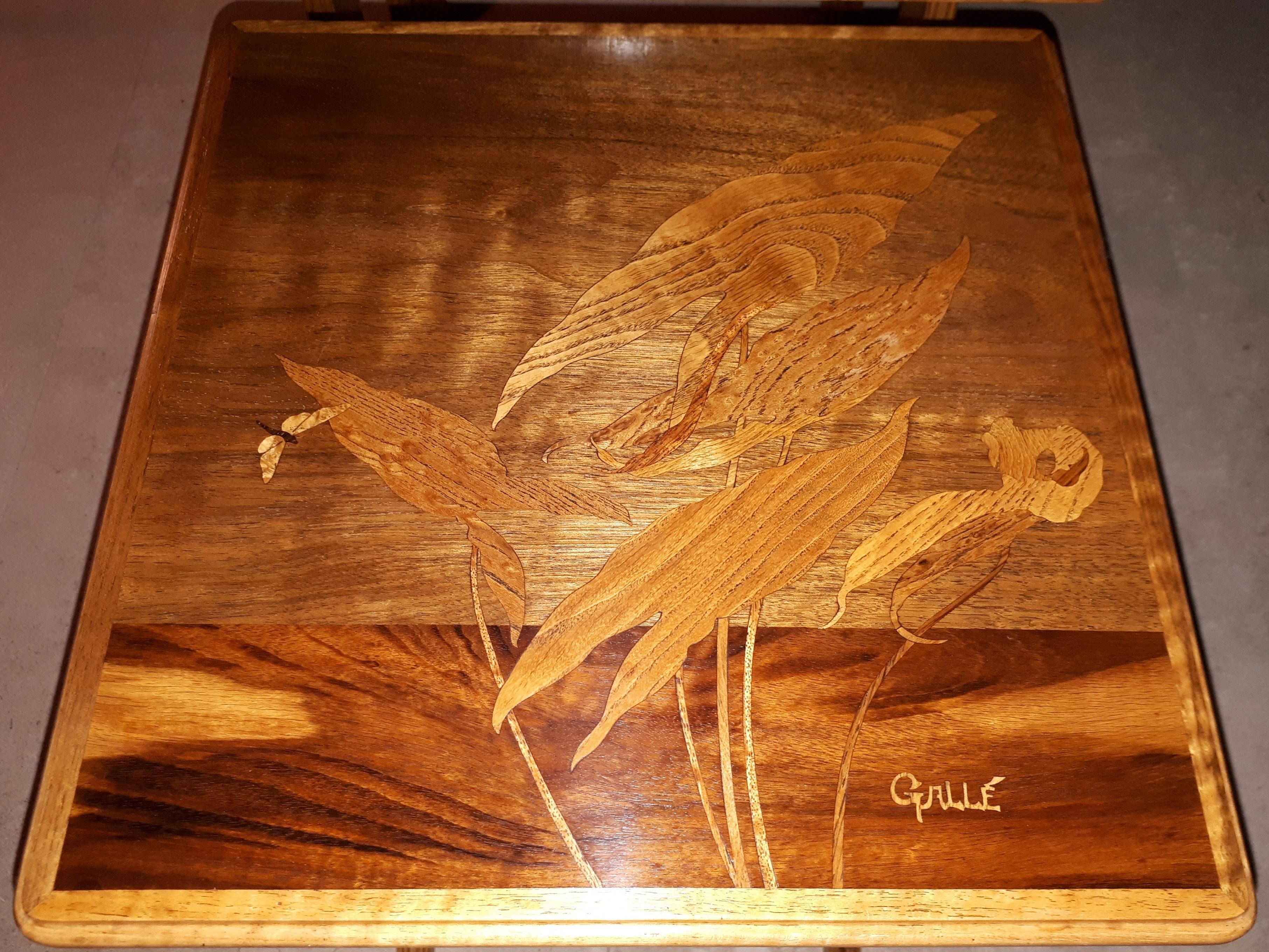 Satz von 4 Art Nouveau Gallé Libelle Nesting Tables (Frühes 20. Jahrhundert) im Angebot