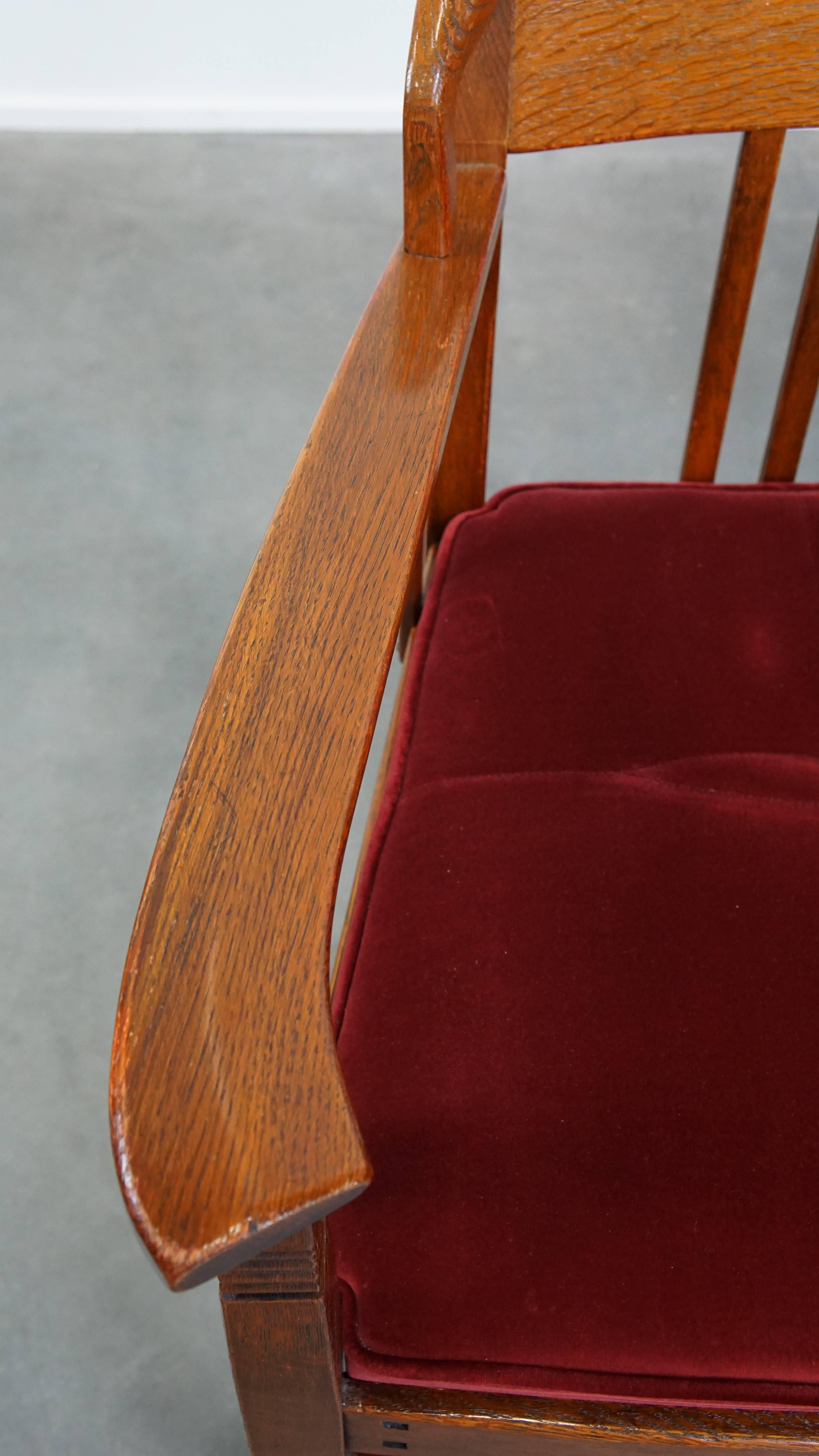 Ensemble de 4 chaises de salle à manger Art Nouveau / Jugendstil avec tapisserie rouge en vente 3