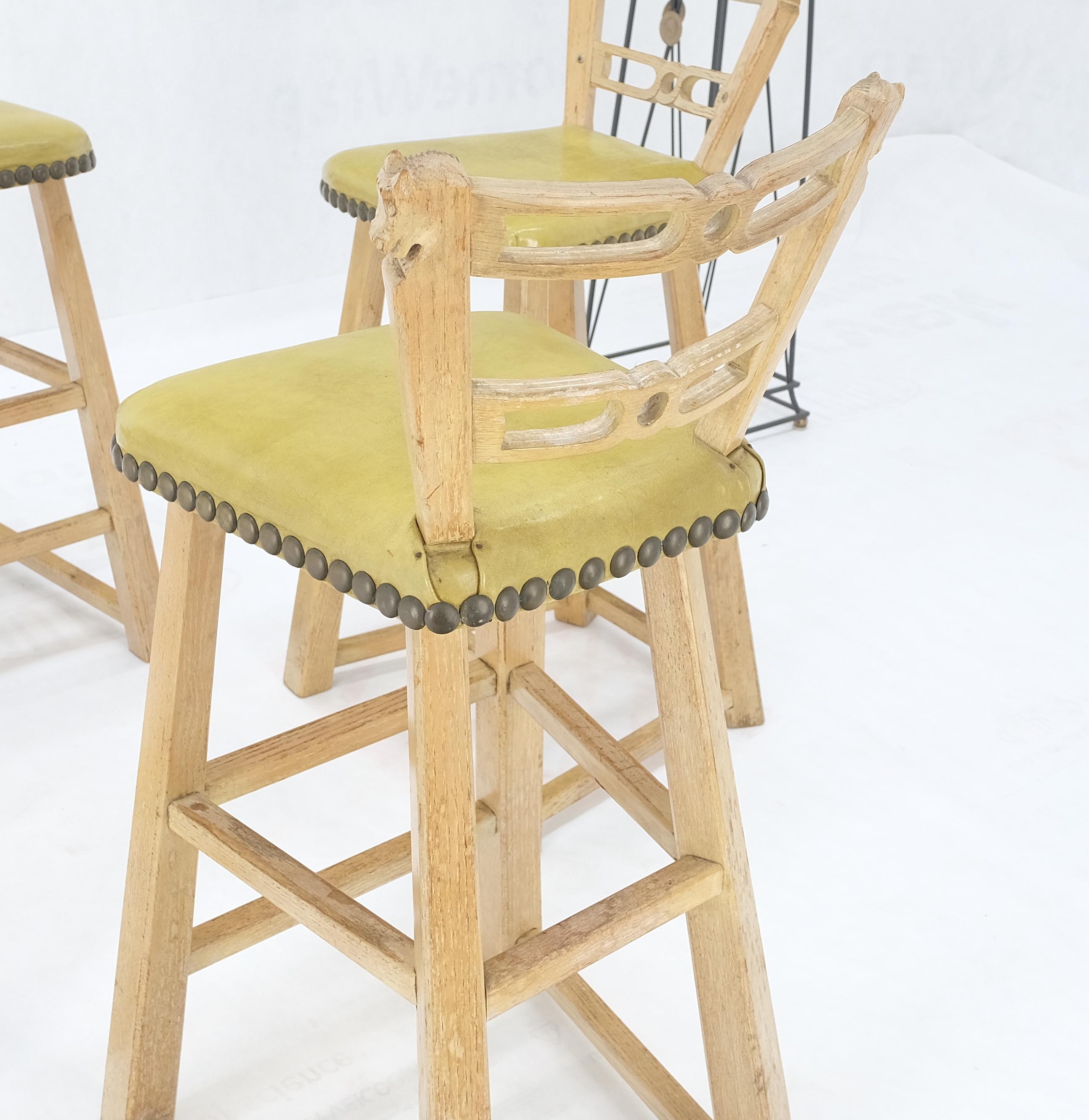 Satz von 4 Arts & Craft Stil Pferdekopf Schnitzerei Motiv Barhocker Stühle  im Angebot 1