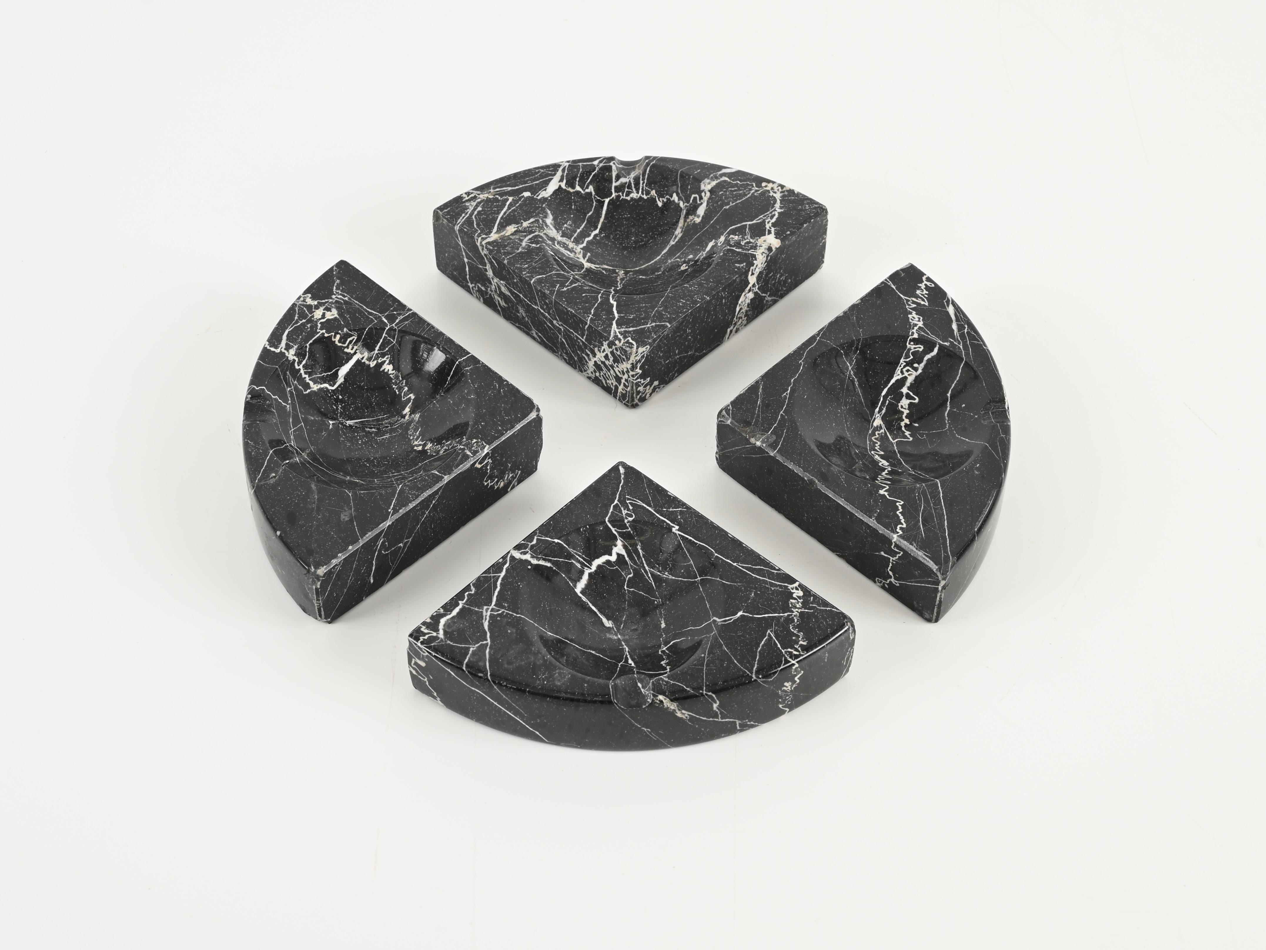 Hand-Crafted Set of 4 Ashtrays in Black Marble by Angelo Mangiarotti, Italy, 1970s For Sale