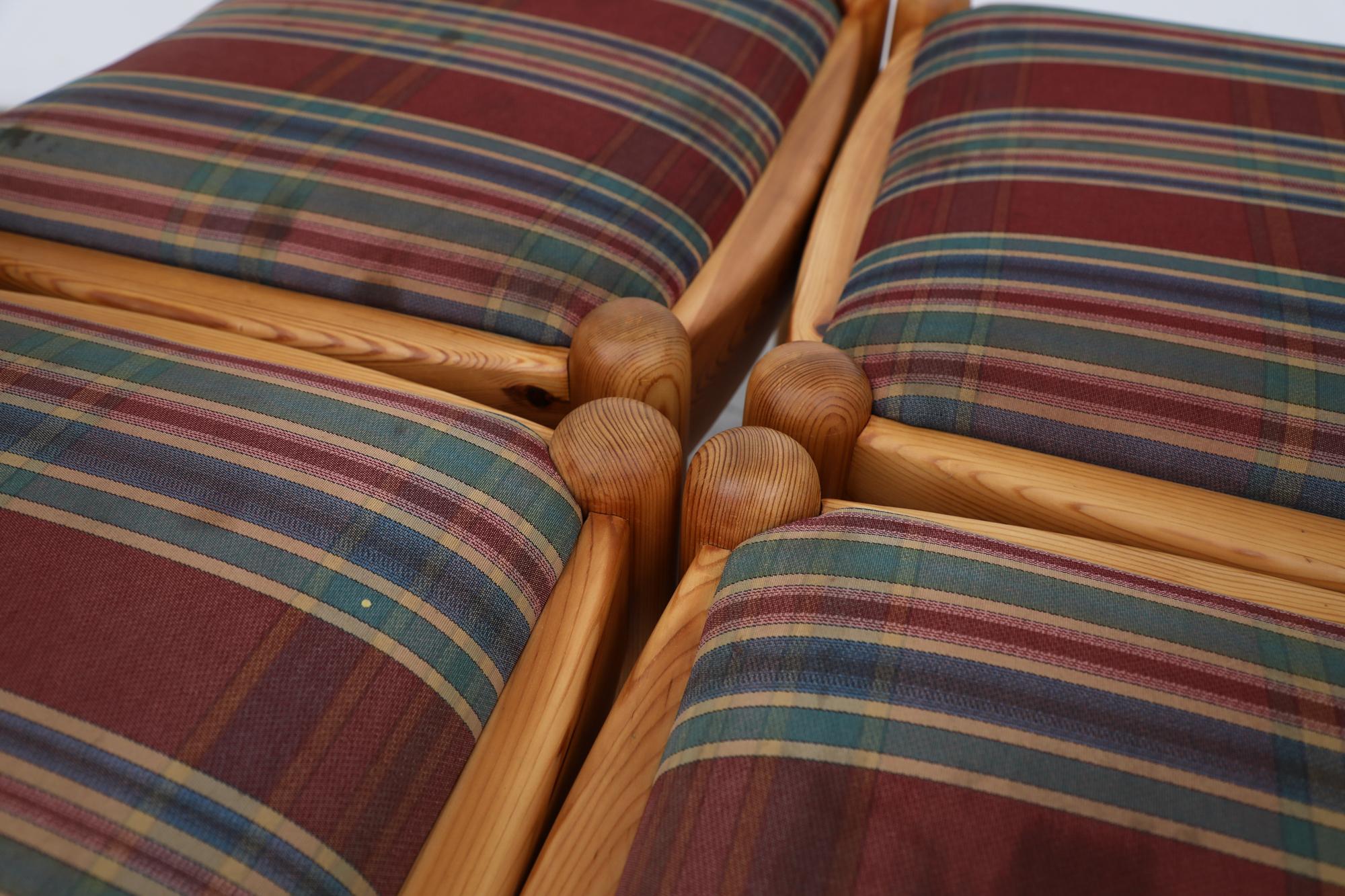 Set of 4 Ate van Apeldoorn Style Pine Dining Chairs w/ Round Legs & Plaid Seats For Sale 9