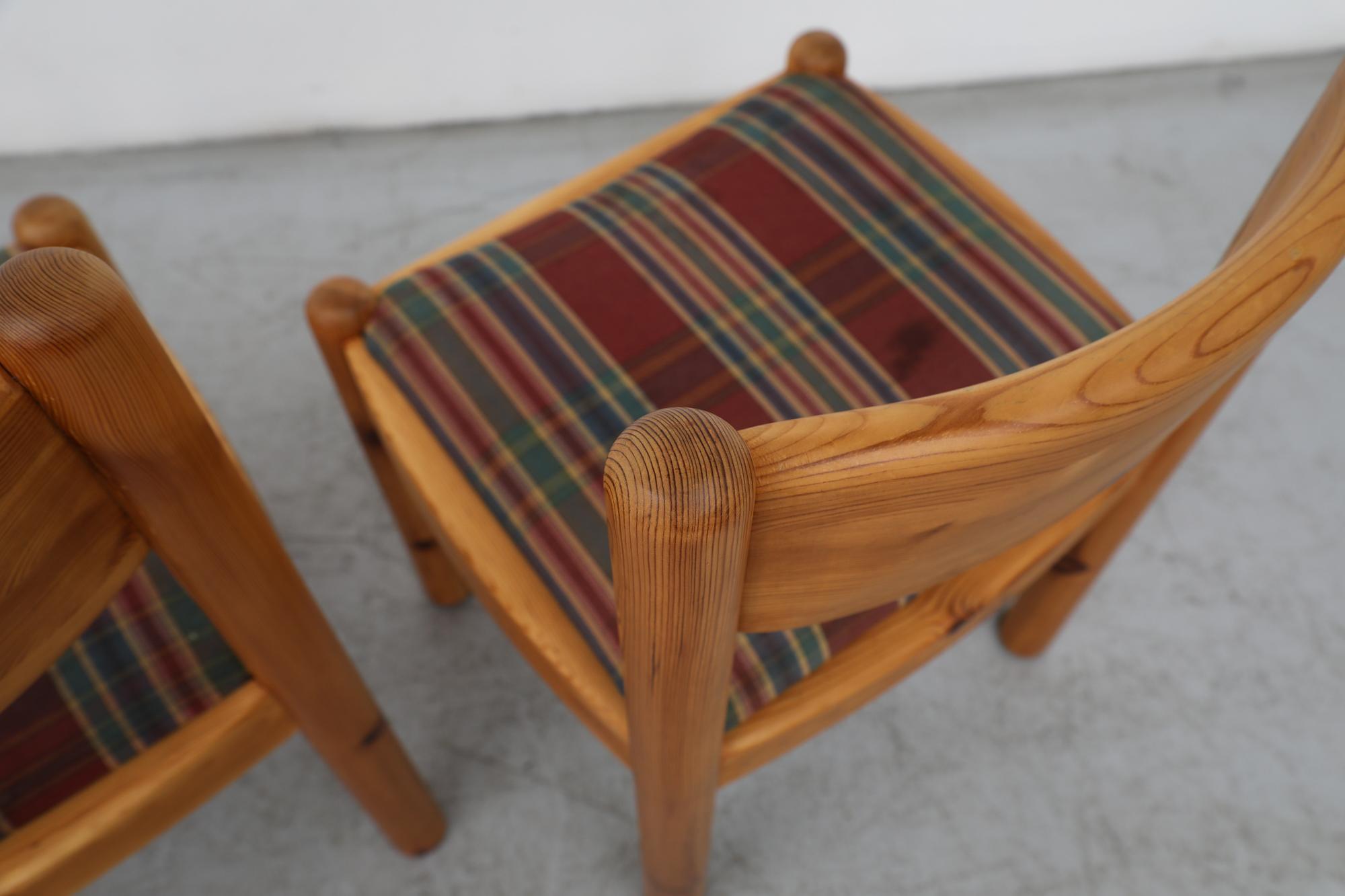 Set of 4 Ate van Apeldoorn Style Pine Dining Chairs w/ Round Legs & Plaid Seats For Sale 1