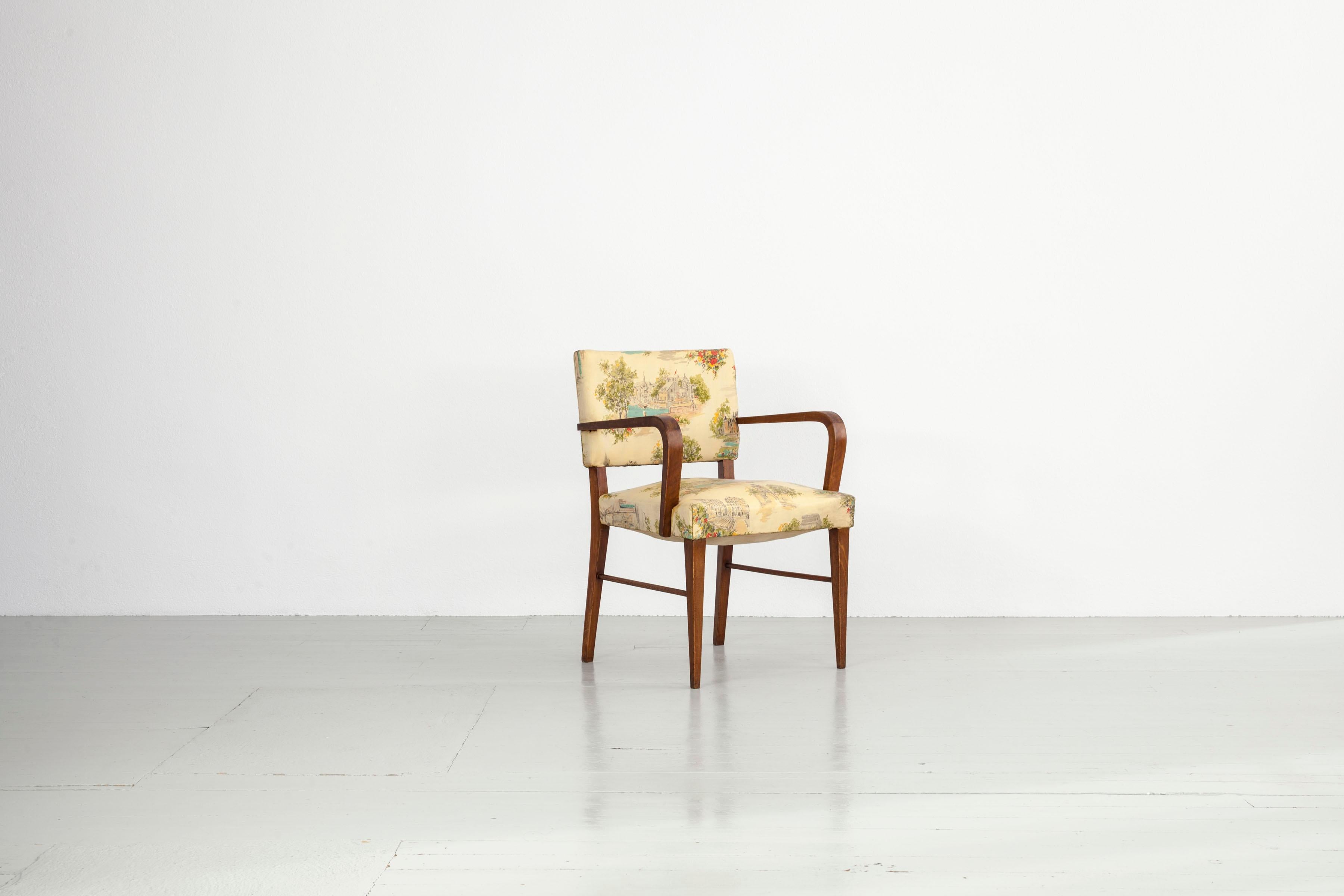 Milieu du XXe siècle Ensemble de 4 fauteuils italiens authentiques, revêtement en chintz et décor de paysage, années 1930 en vente