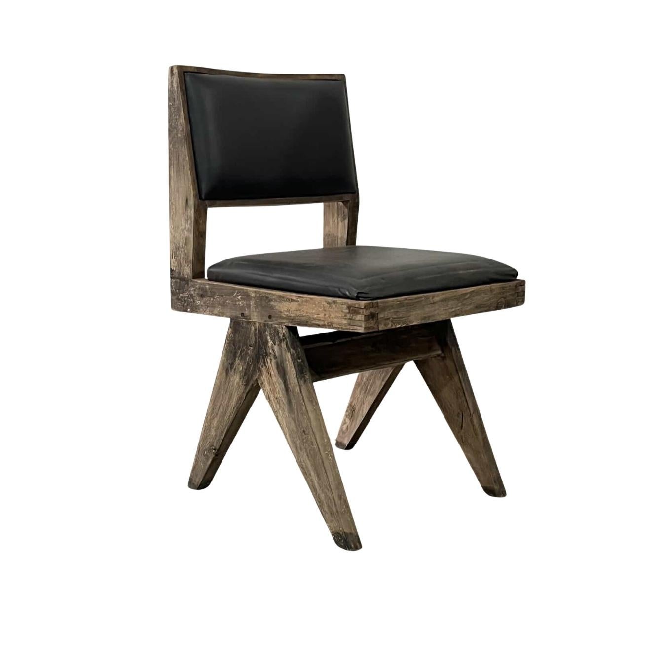 Satz von 4 authentischen Pierre Jeanneret Esszimmerstühlen PJ-SI-25-E,  1950s (Handgefertigt) im Angebot