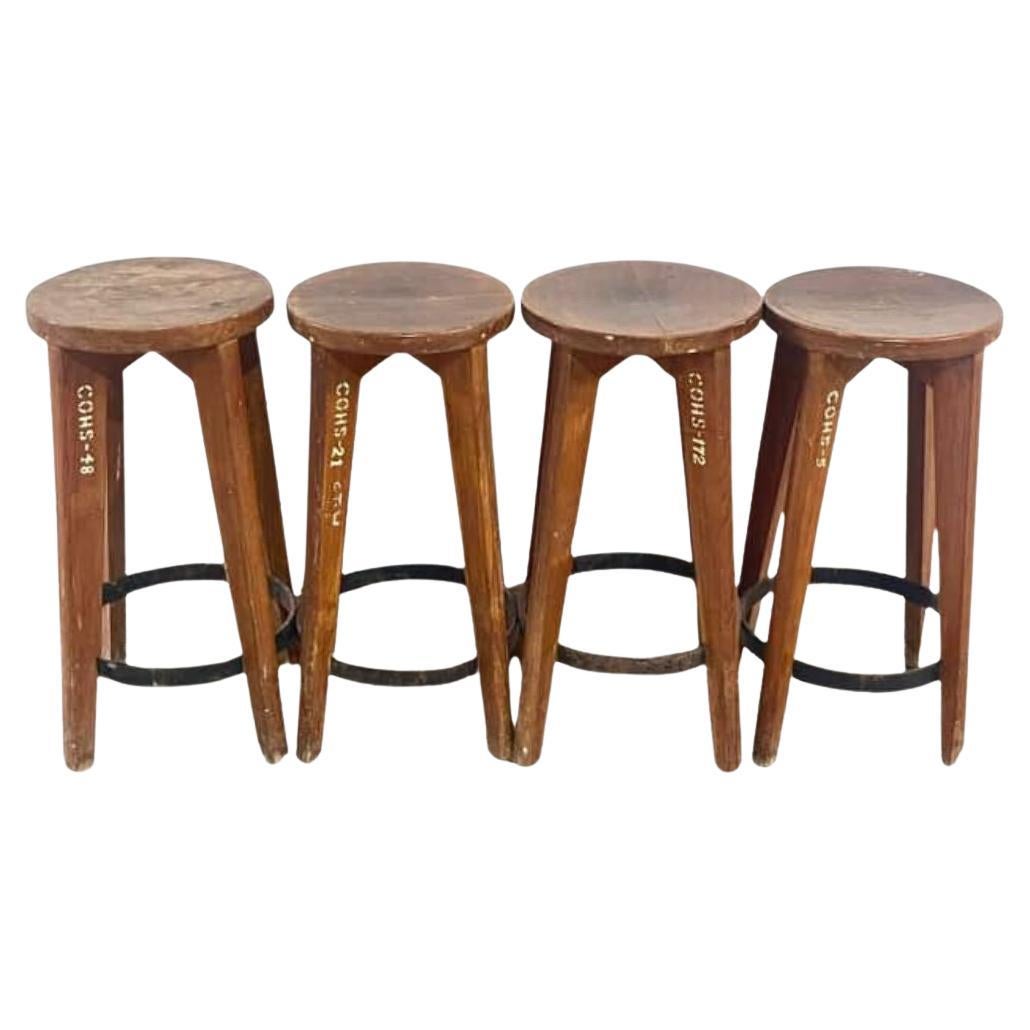 Ensemble de 4 tabourets authentiques Pierre Jeanneret PJ-SI-22-A, Inde années 1960