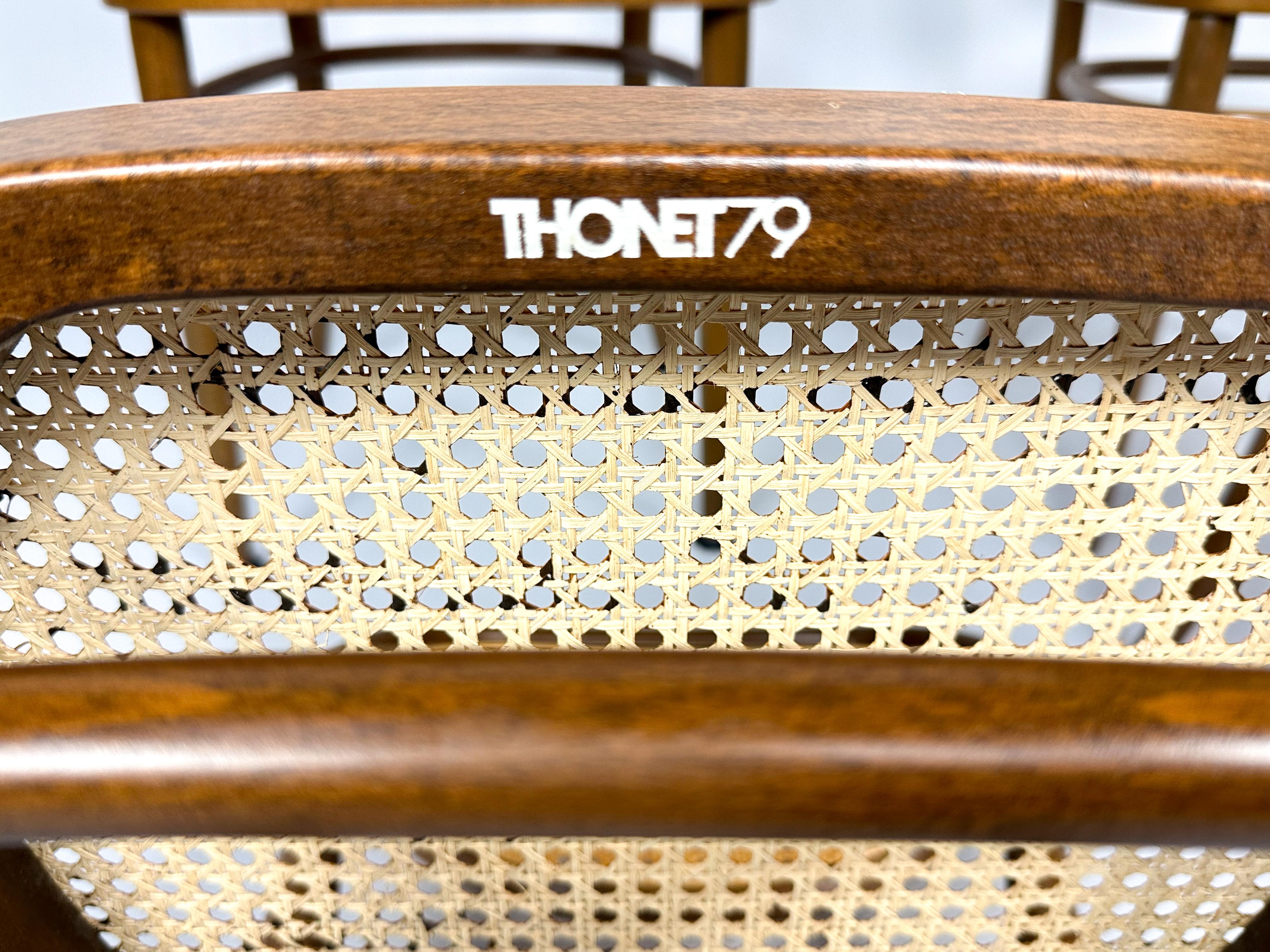 Set di 4 autentiche sedie Thonet 215 e 215RF, anni '70 in vendita 7