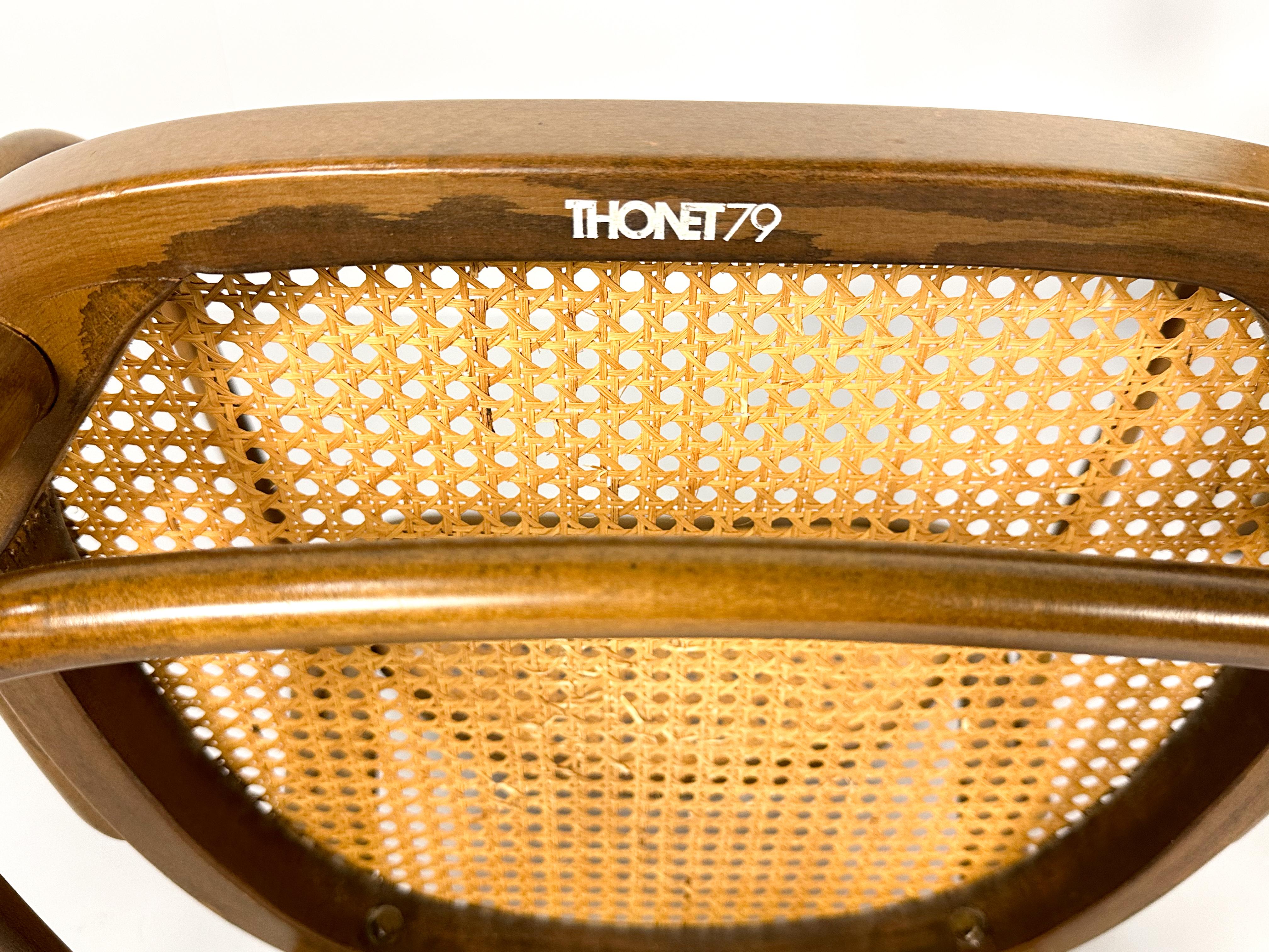 Set di 4 autentiche sedie Thonet 215 e 215RF, anni '70 in vendita 8