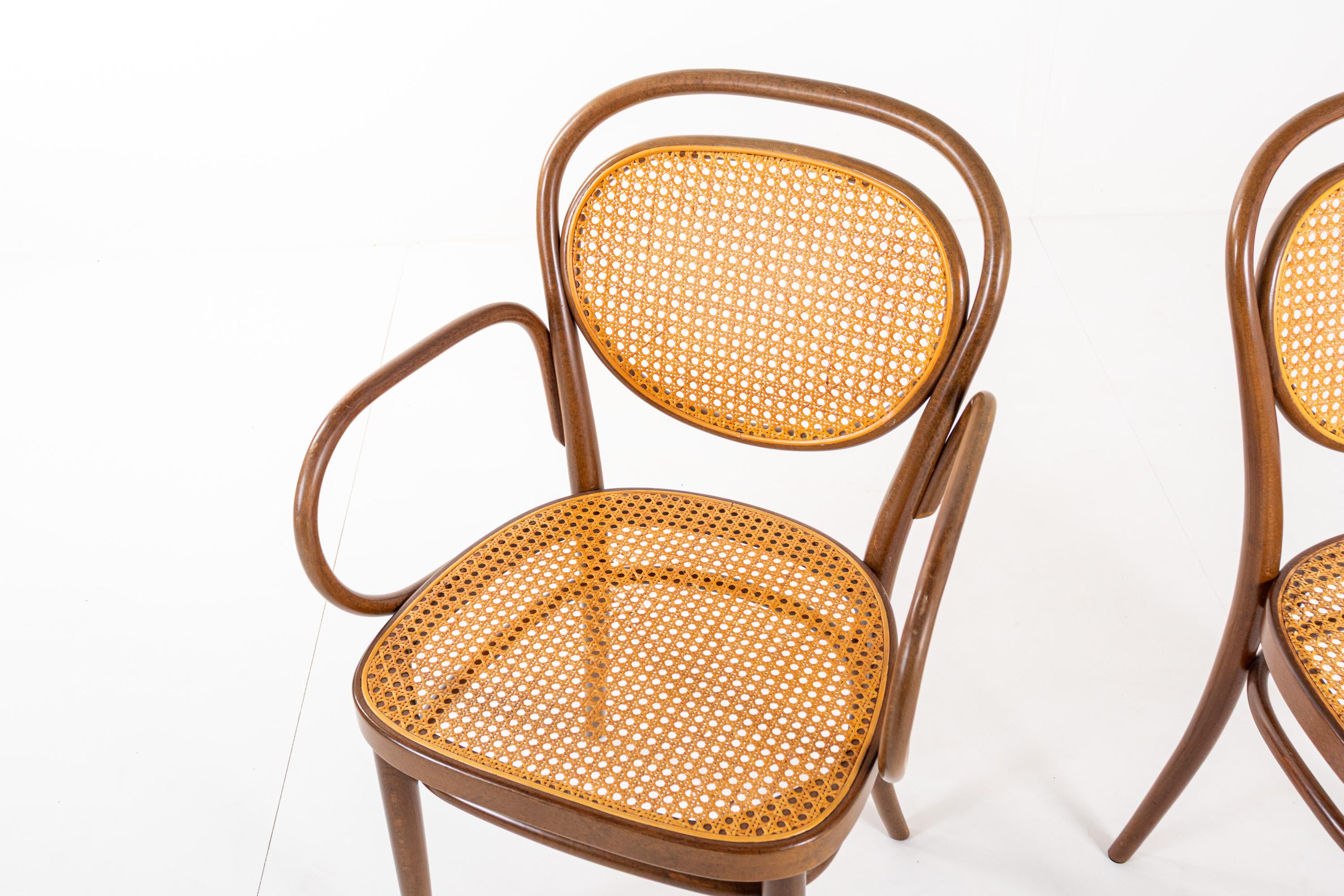 Europeo Set di 4 autentiche sedie Thonet 215 e 215RF, anni '70 in vendita