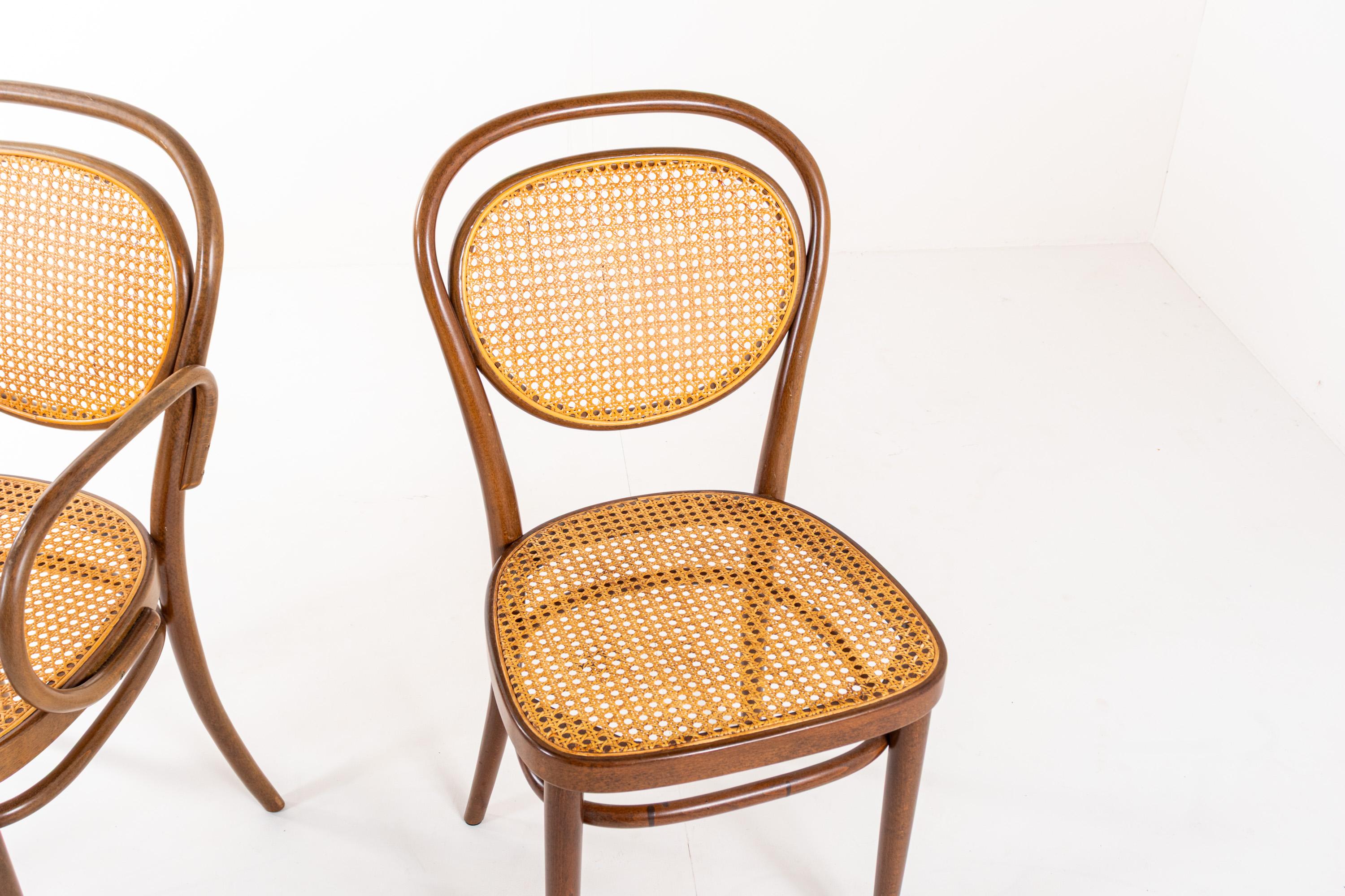 Set di 4 autentiche sedie Thonet 215 e 215RF, anni '70 In condizioni buone in vendita a BERKEL EN RODENRIJS, NL
