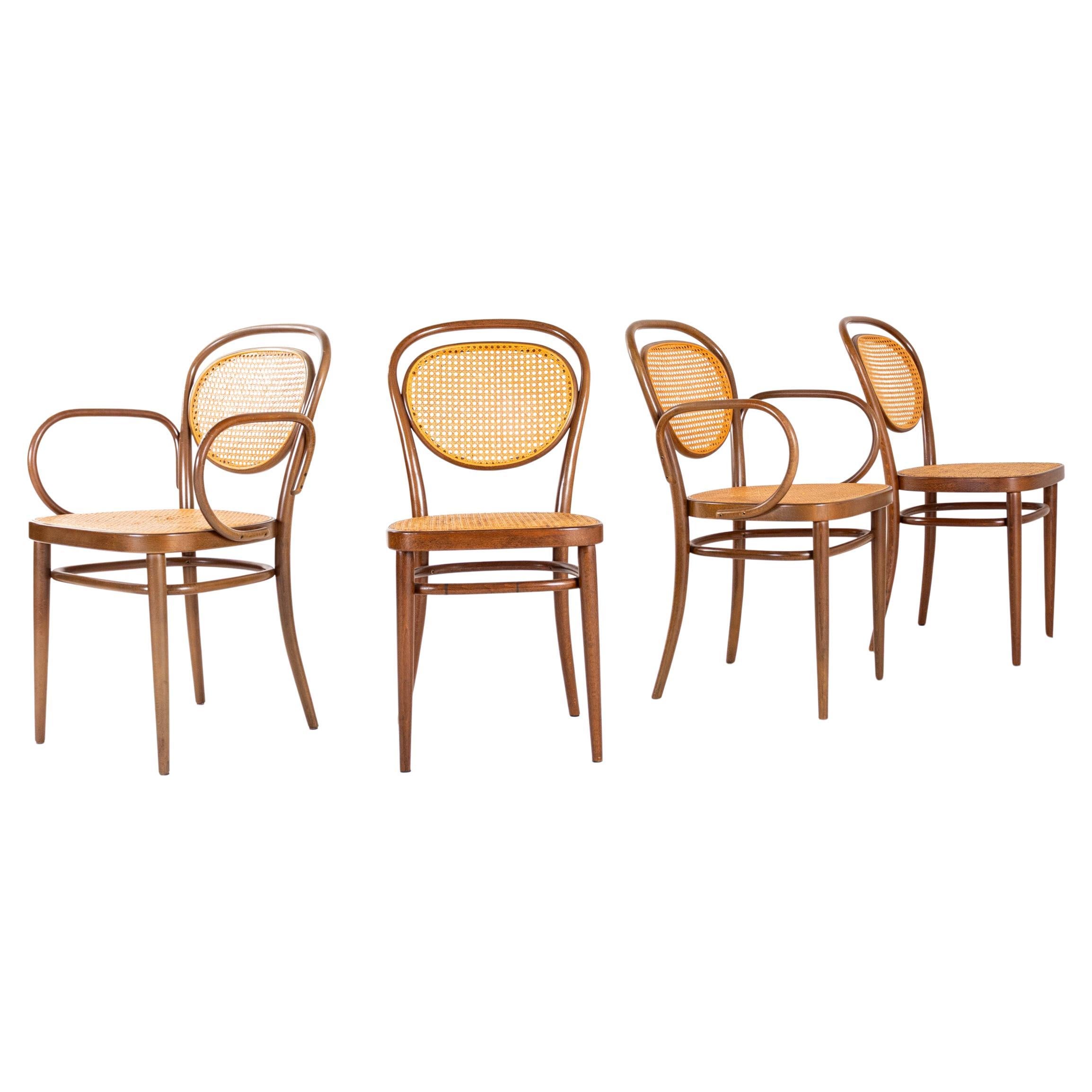 Ensemble de 4 chaises authentiques Thonet 215 et 215RF, années 1970