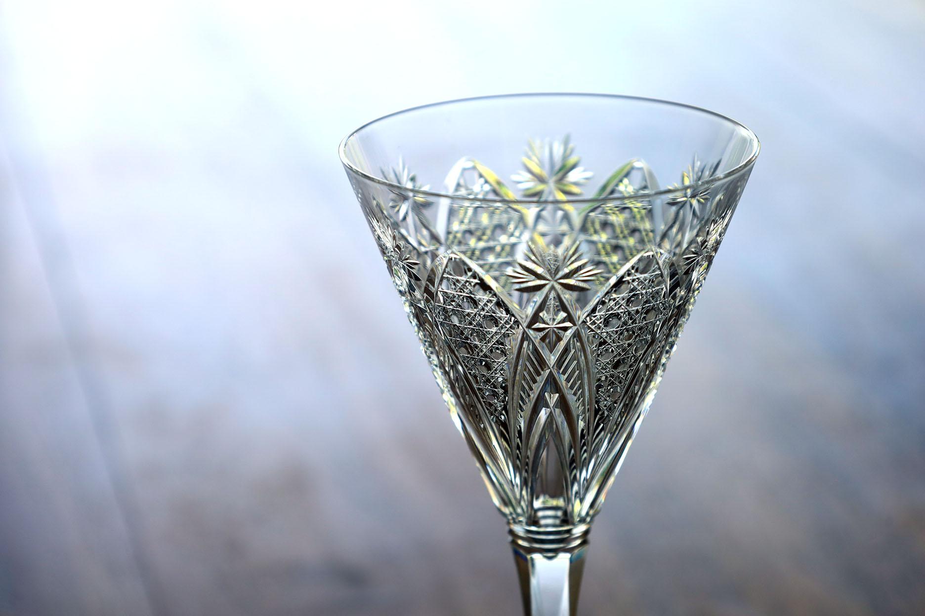 Set von 4 mundgeblasenenen roten Baccarat-Weingläsern aus Kristall im Elbeuf-Schliff im Angebot 1