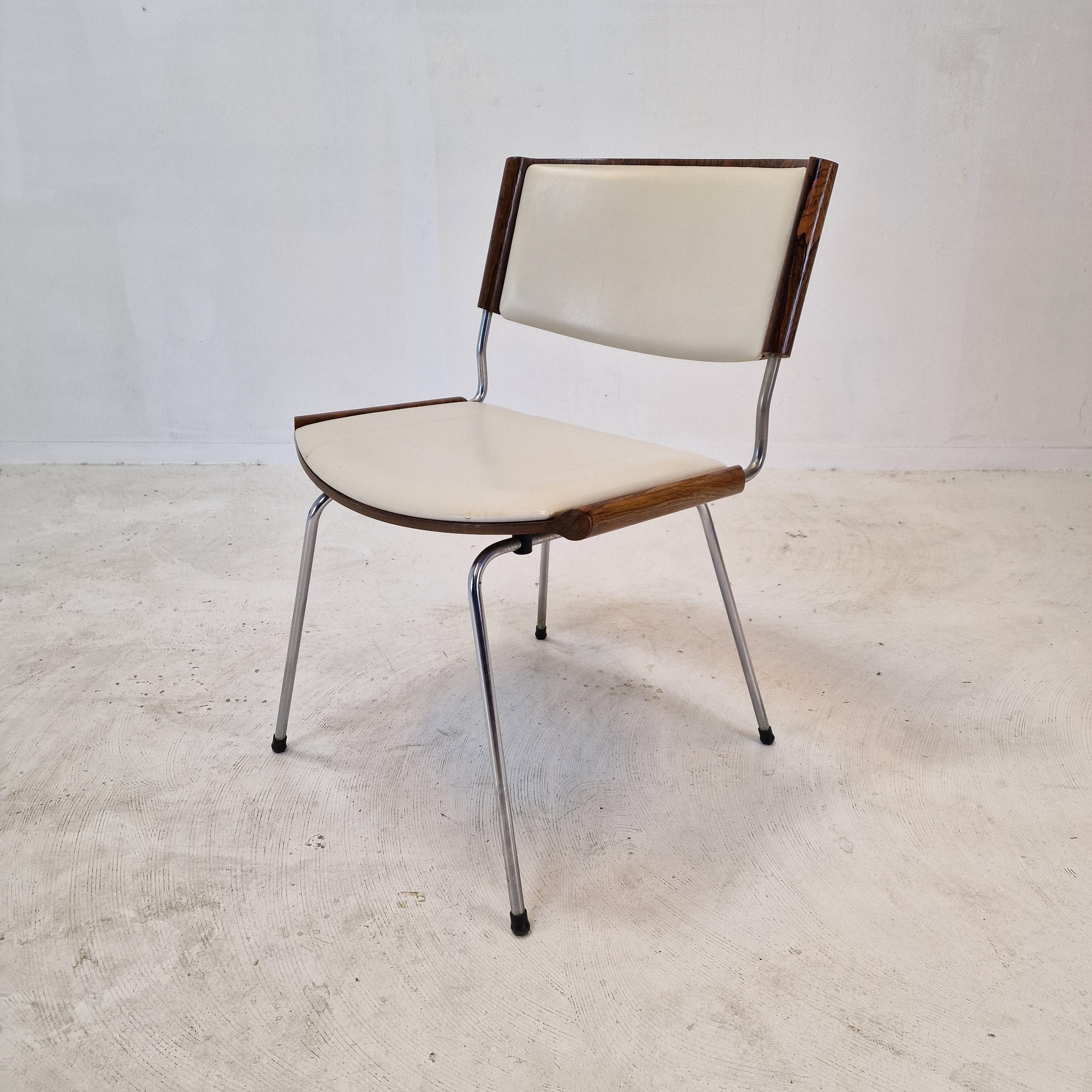 Set of 4 Badminton ND 150 dining chairs by Nanna Ditzel for Kolds Savvaerk, Denmark.
Design 1958, production in the 1960s. 

Please take notice of the very nice nut wood seat and backrest.

These wonderful chairs have the original skai