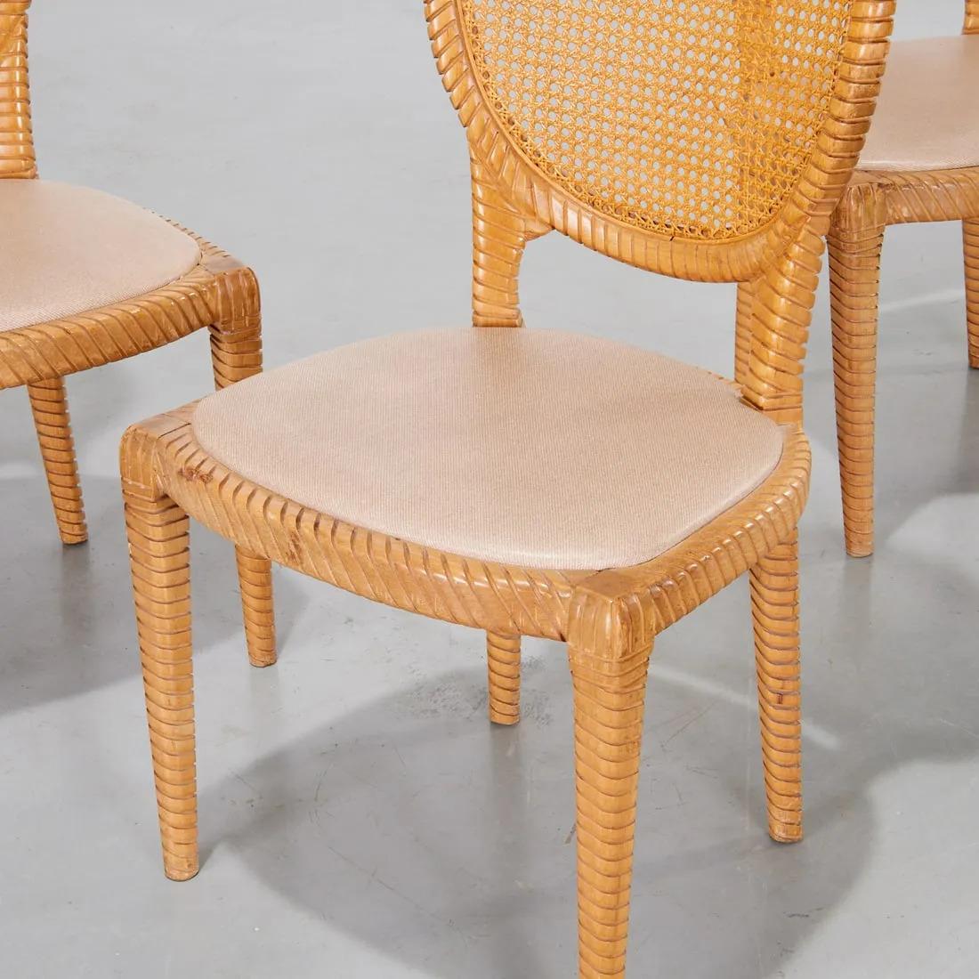 Set of 4 Balloon Back Chairs In Good Condition For Sale In New York, NY