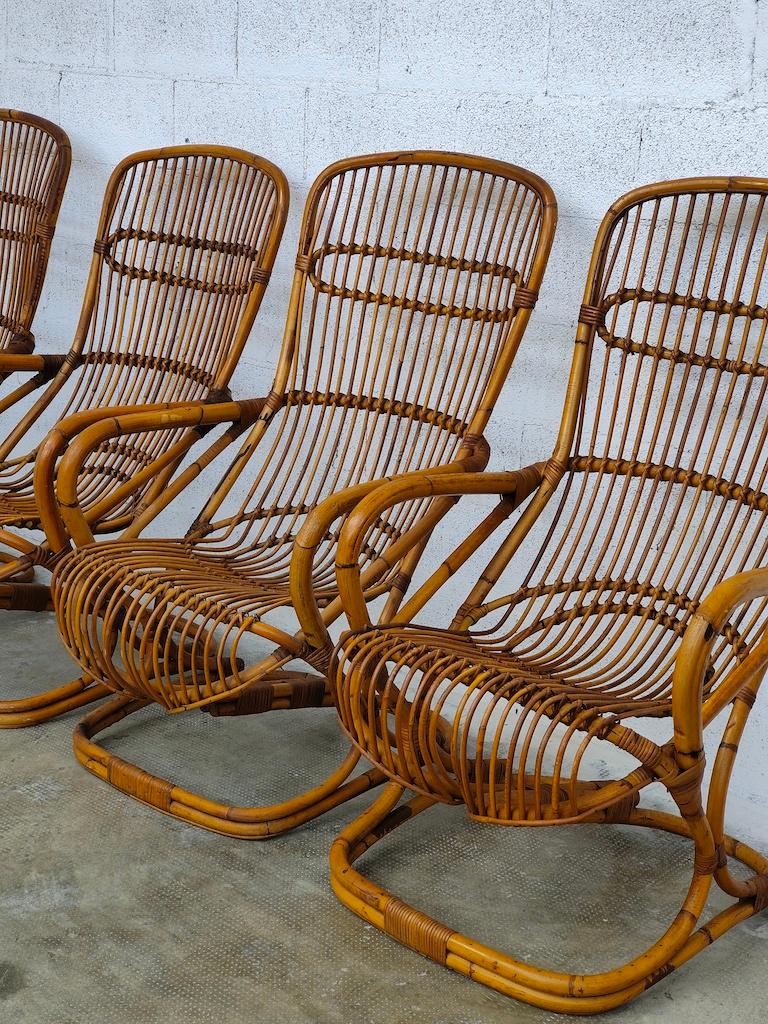 Milieu du XXe siècle Ensemble de 4 fauteuils en rotin et une table basse de Tito Agnoli pour Bonacina - Italie en vente