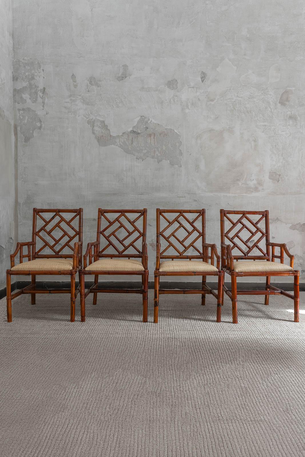 Set di 4 sedie in bambù, Serie Pagoda di Vivai del Sud, Designer Colin Morrow
Dettagli del prodotto
Con schienale geometrico e seduta in tessuto di canna (nuovo).
Dimensioni: 55 W × 91,5 H x 61 D cm