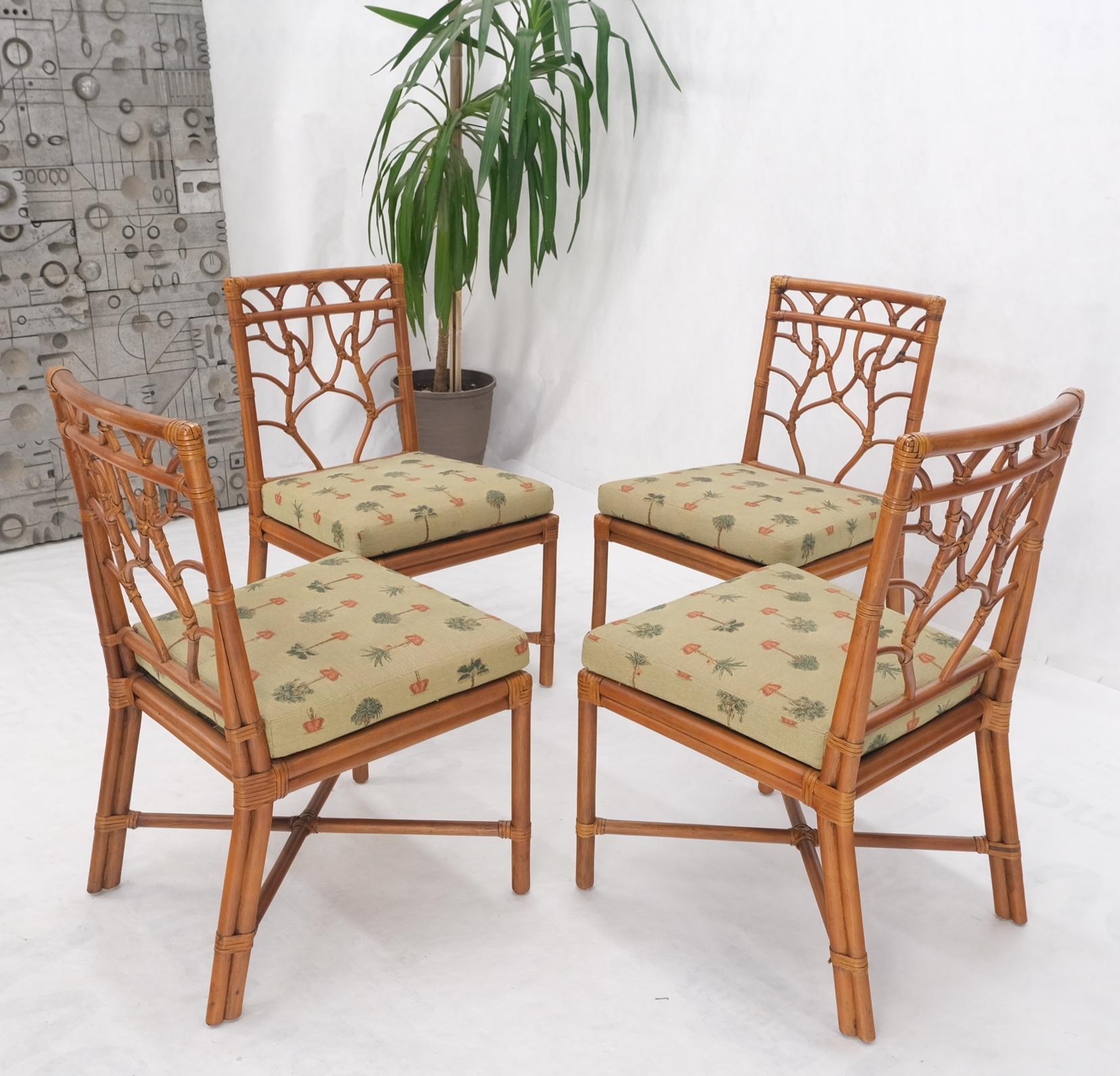 Ensemble de 4 chaises de salle à manger en bambou de style moderne du milieu du siècle. Motif inhabituel en forme de Branch.