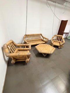 Lot de 4 : canapé en bambou, 2 fauteuils et une table basse, 1970