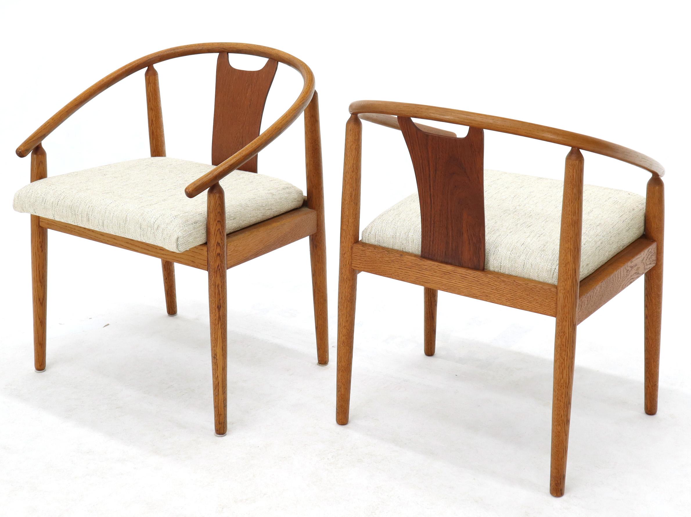 Satz von 4 Esszimmerstühlen aus gebogenem Holz mit Fassrücken, neu gepolstert im Angebot 4