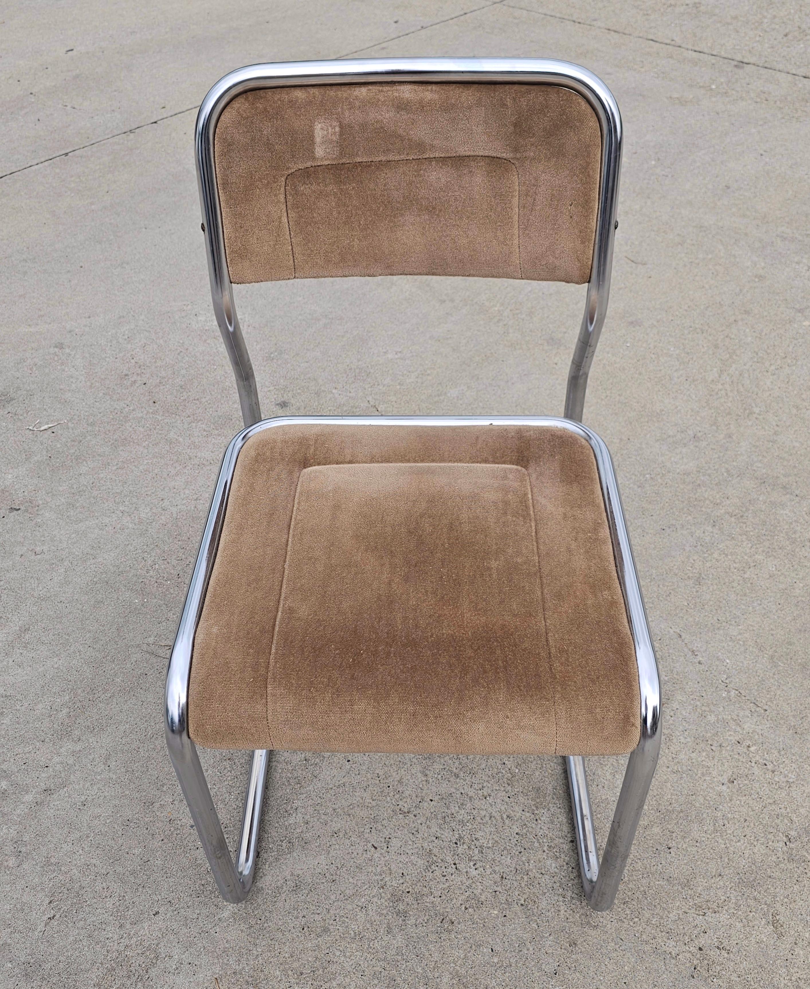 Italian Bauhaus Cantilever Dining Chair with Infinity Frame, Italy 1970s For Sale
