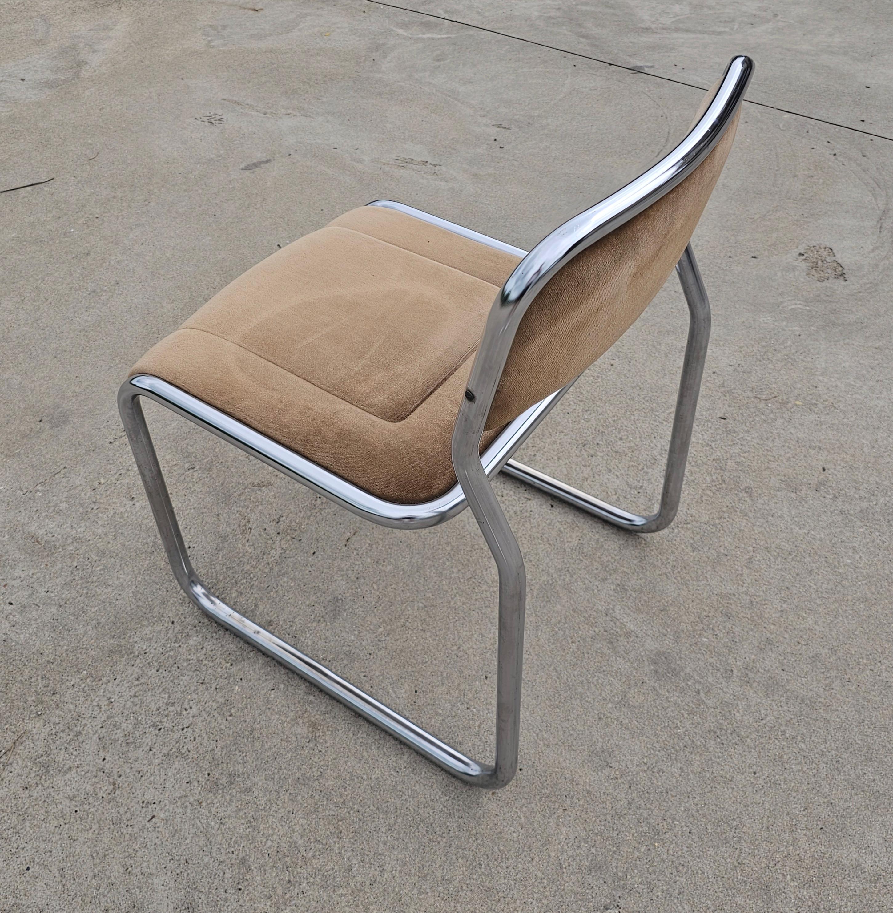 Late 20th Century 1 of 2 Bauhaus Cantilever Dining Chairs with Infinity Frame, Italy 1970s For Sale