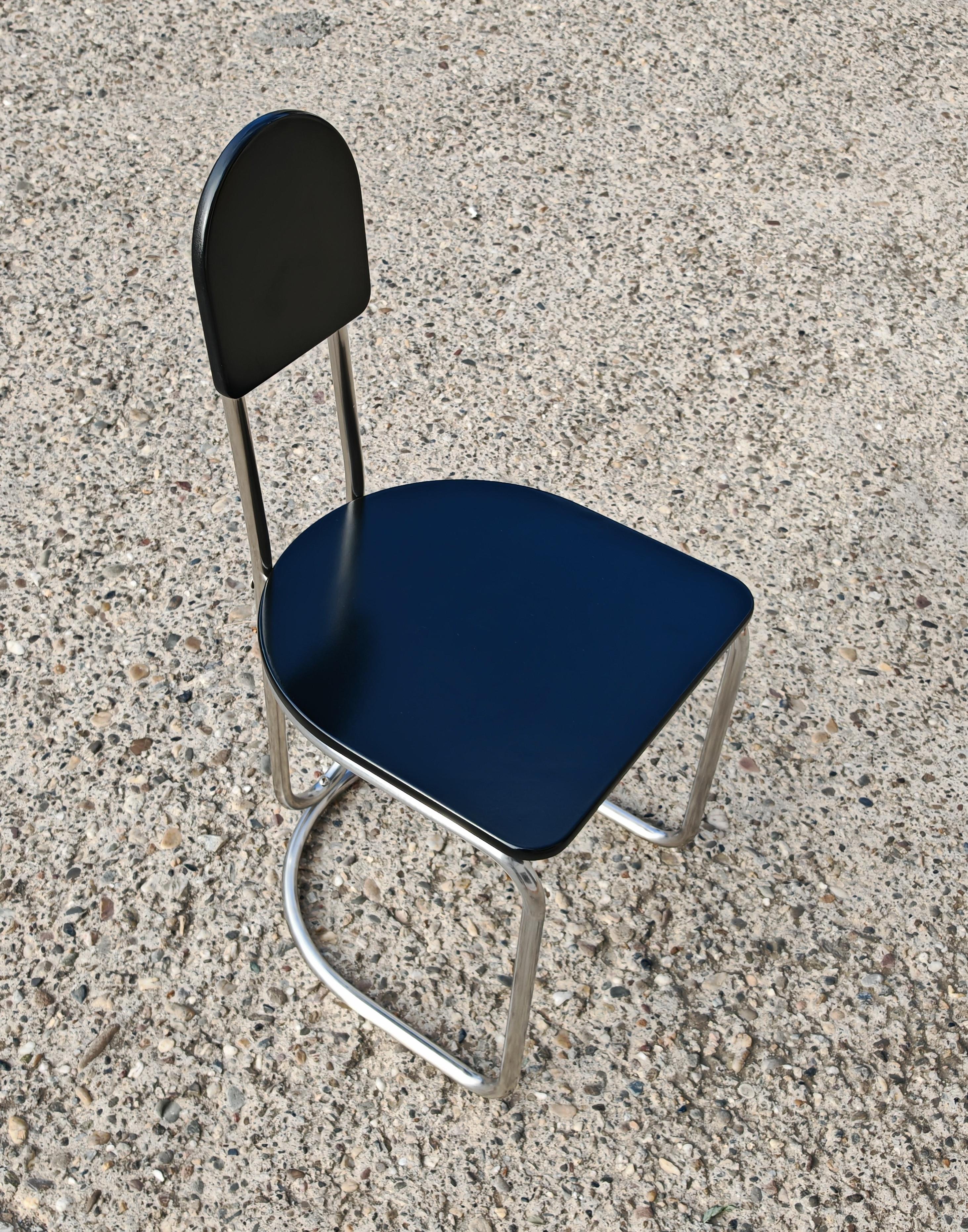 Set of 4 Bauhaus Chairs with tubular steel frames and black lacquer wood seats For Sale 4