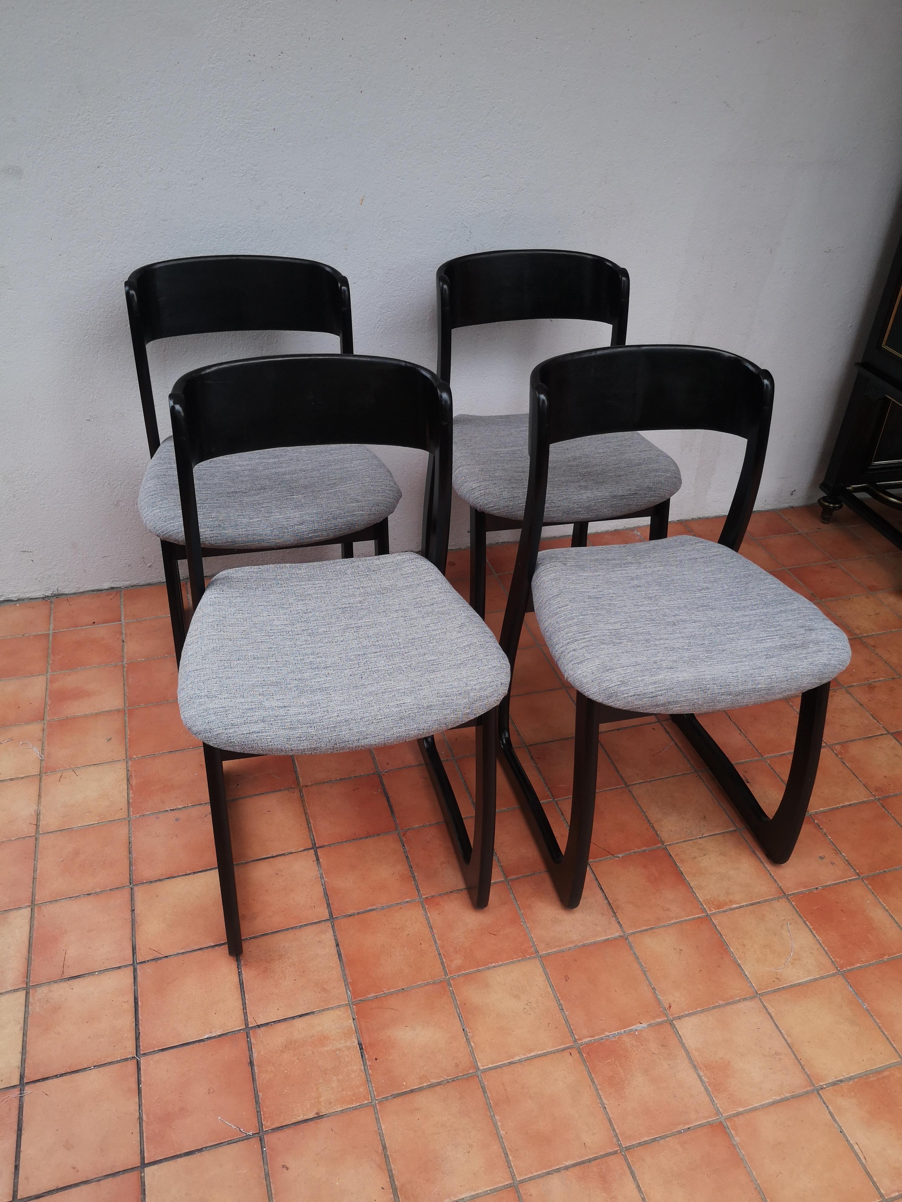Francese Set di 4 sedie a slitta in stile Baumann 1970 in vendita