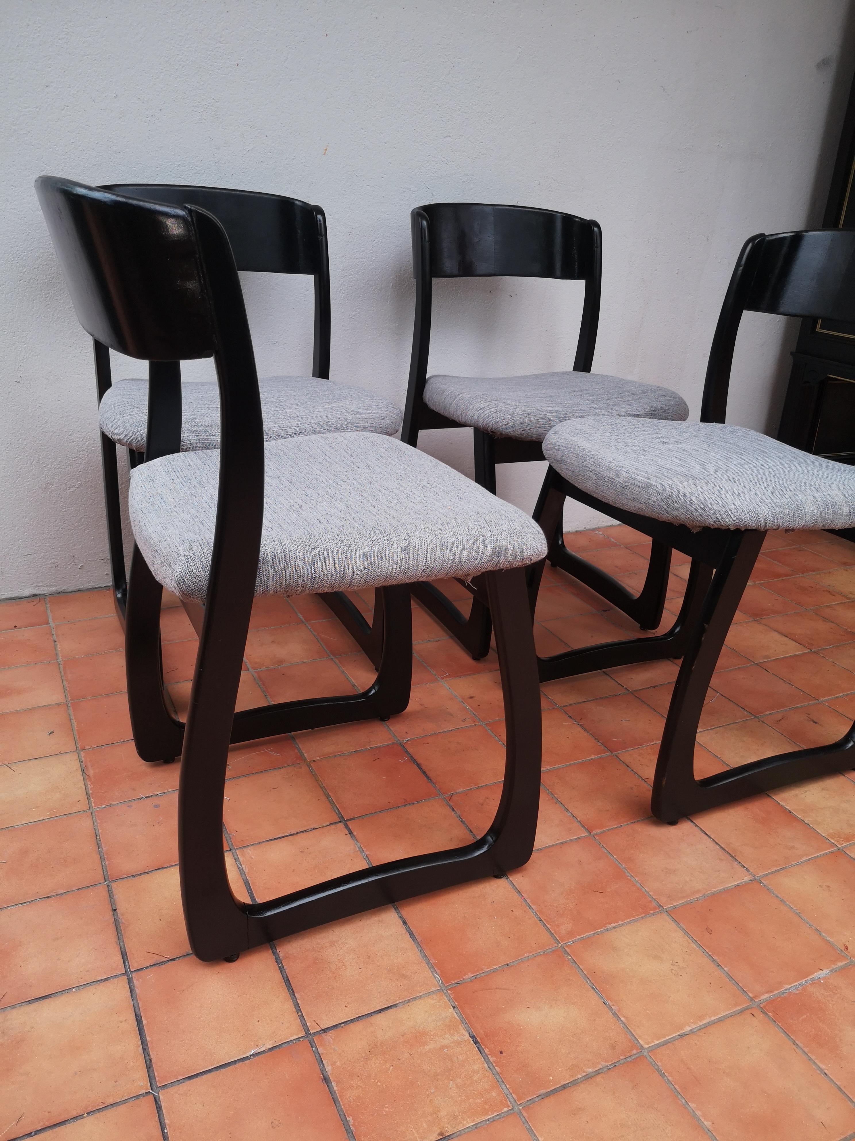 Faggio Set di 4 sedie a slitta in stile Baumann 1970 in vendita