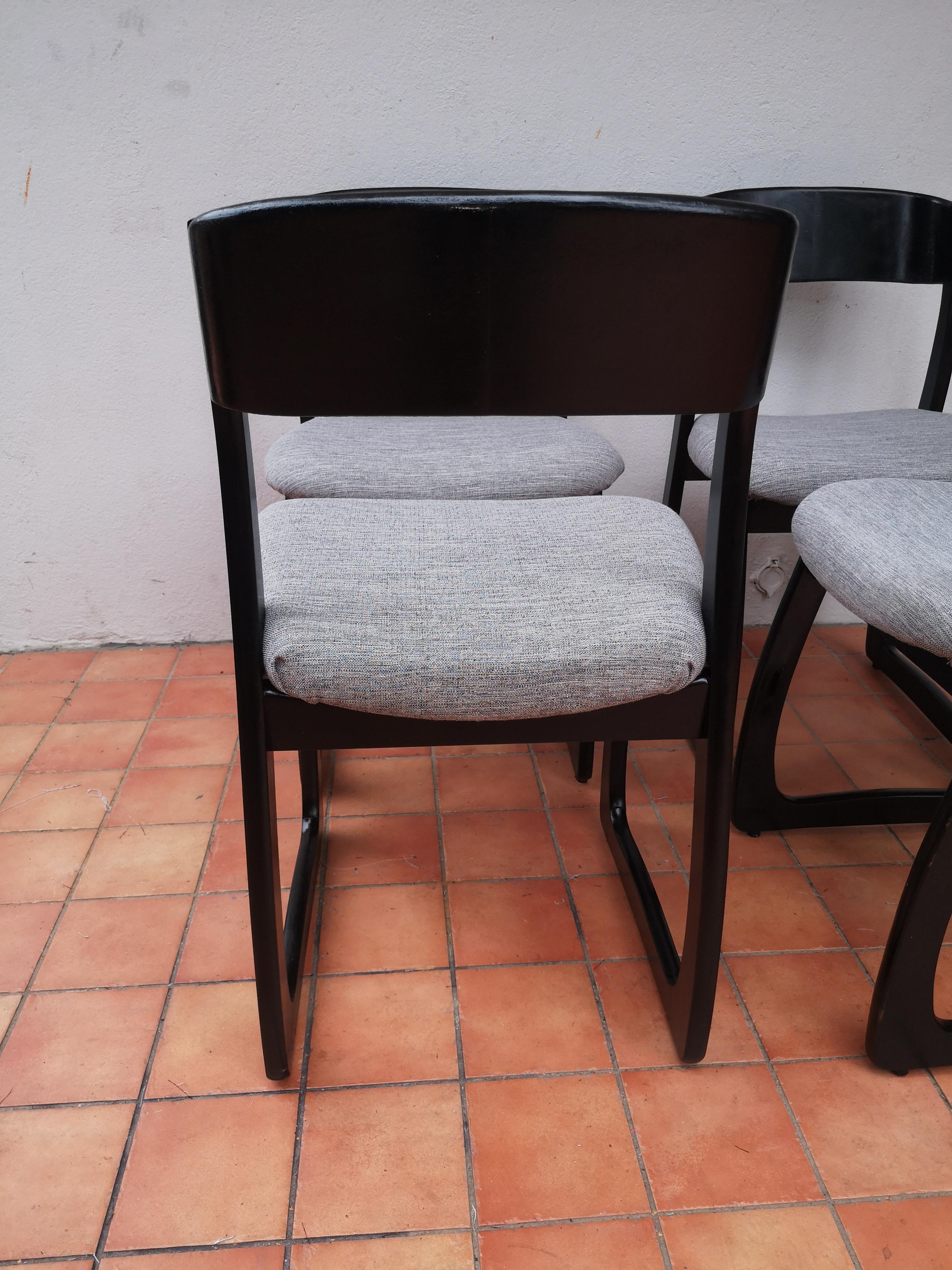 Set di 4 sedie a slitta in stile Baumann 1970 in vendita 1