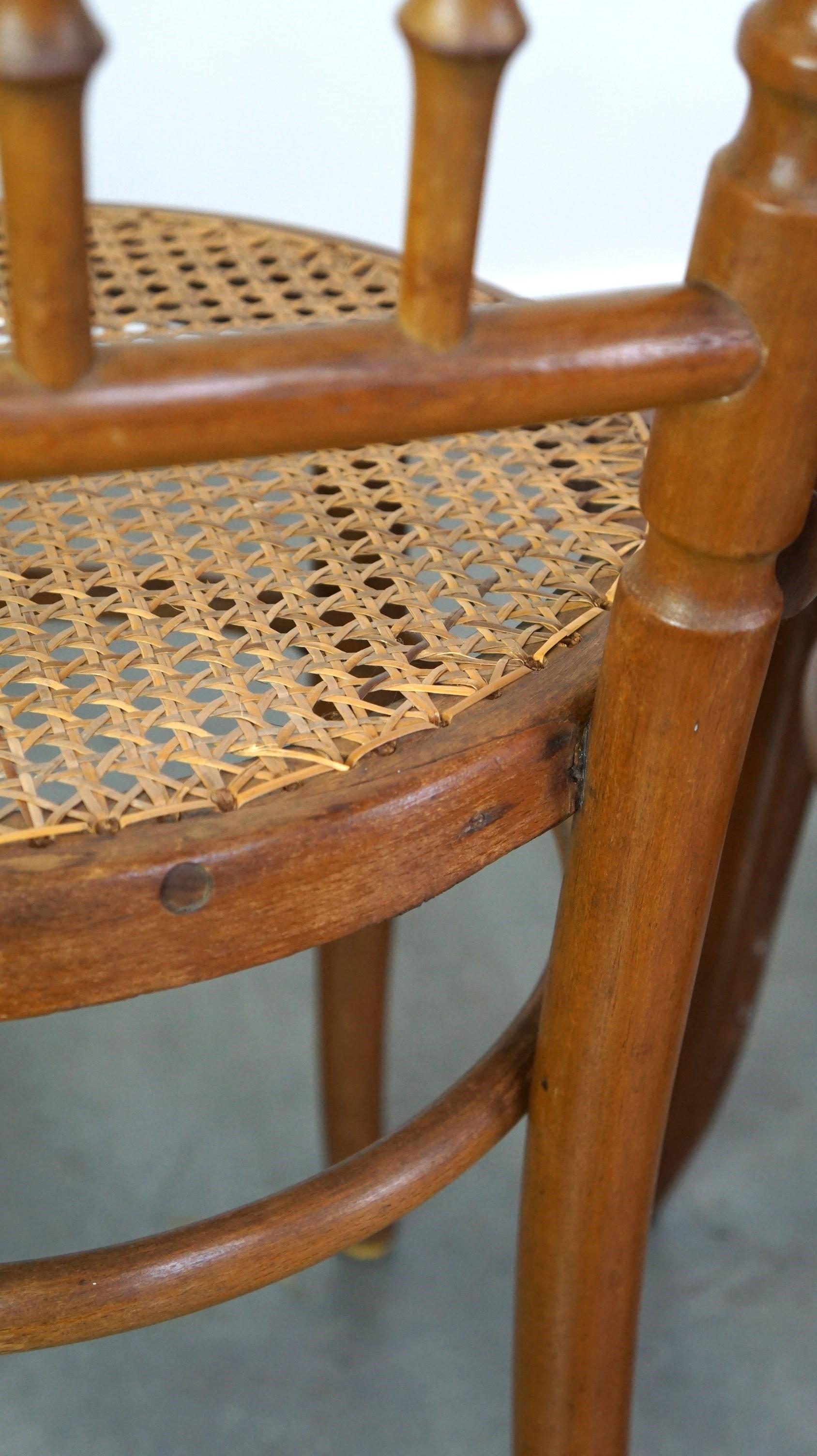 Set of 4 beautiful and atmospheric vintage Thonet design bistro chairs For Sale 4