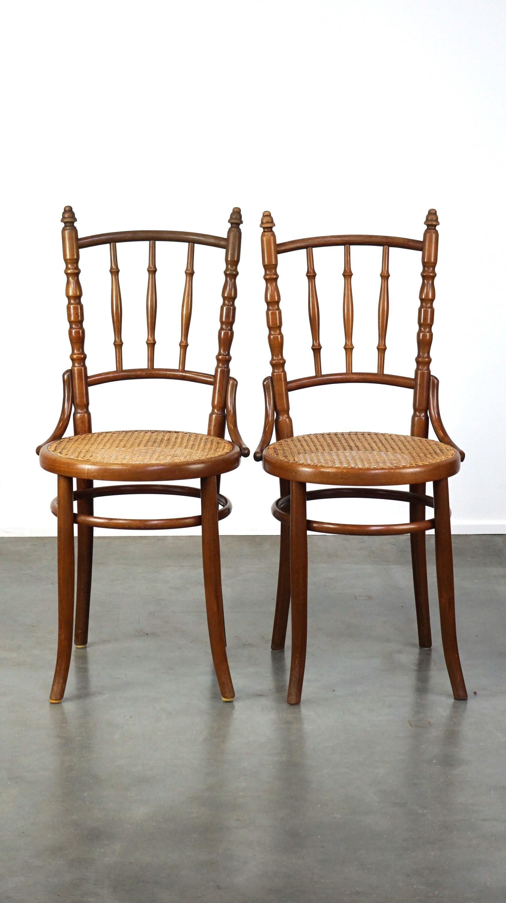 Set of 4 beautiful and atmospheric vintage Thonet design bistro chairs For Sale 7