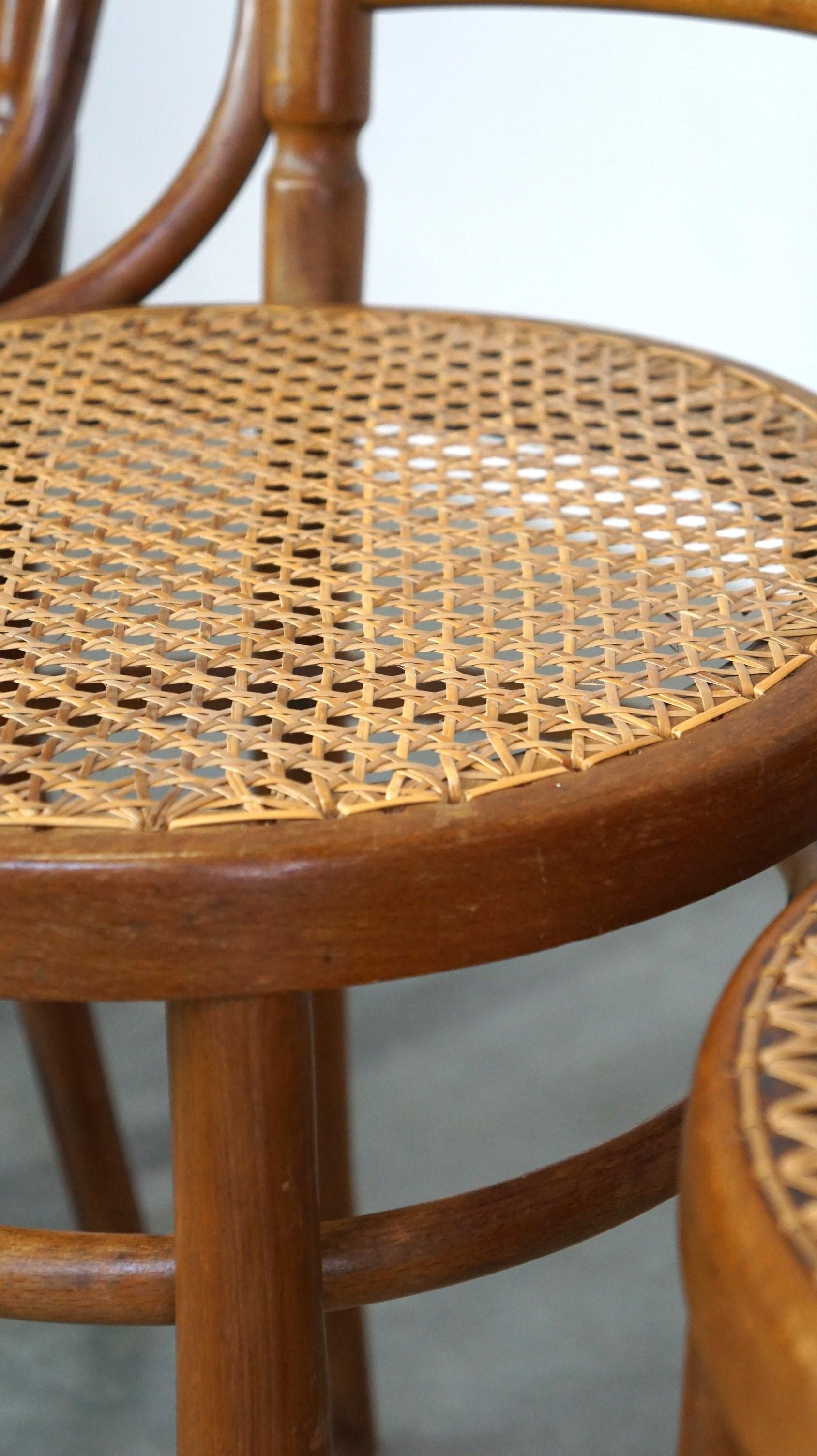 Set of 4 beautiful and atmospheric vintage Thonet design bistro chairs For Sale 2