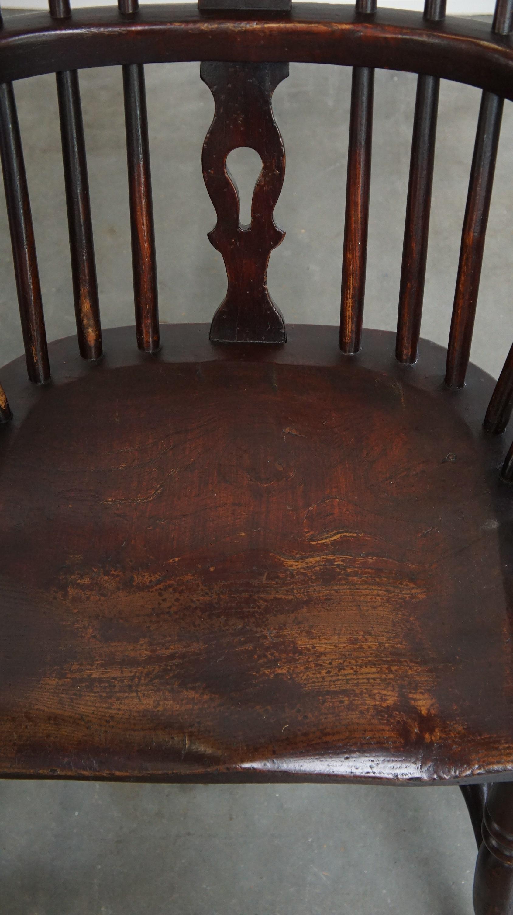 XIXe siècle Ensemble de 4 magnifiques chaises/chaises de salle à manger anglaises anciennes à dossier bas Windsor en vente