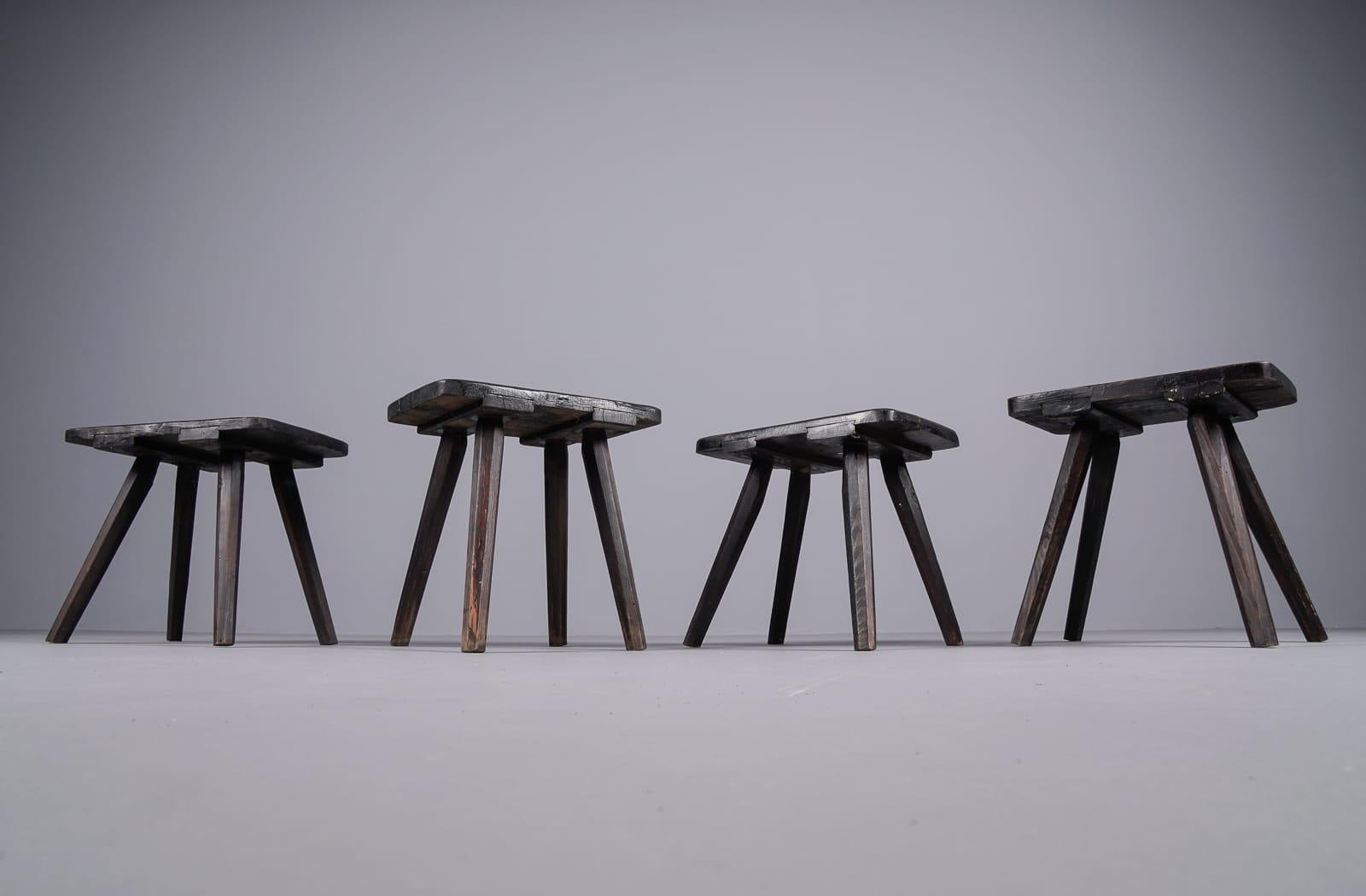 Set of 4 Beautifully Shaped Old Wooden Stools, 1950s In Good Condition For Sale In Nürnberg, Bayern