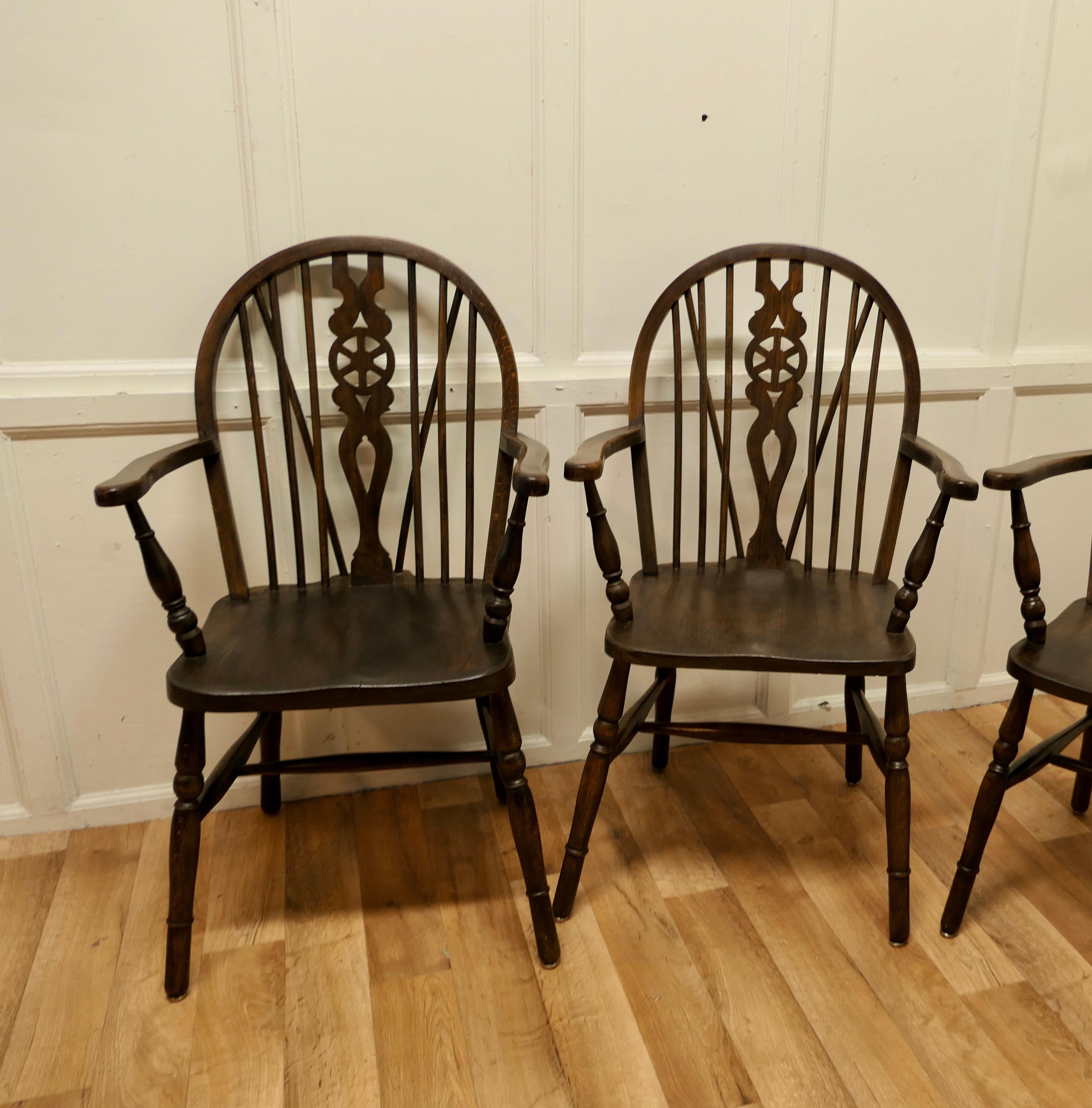 Country Set of 4 Beech and Elm Wheel Back Carver Chairs    