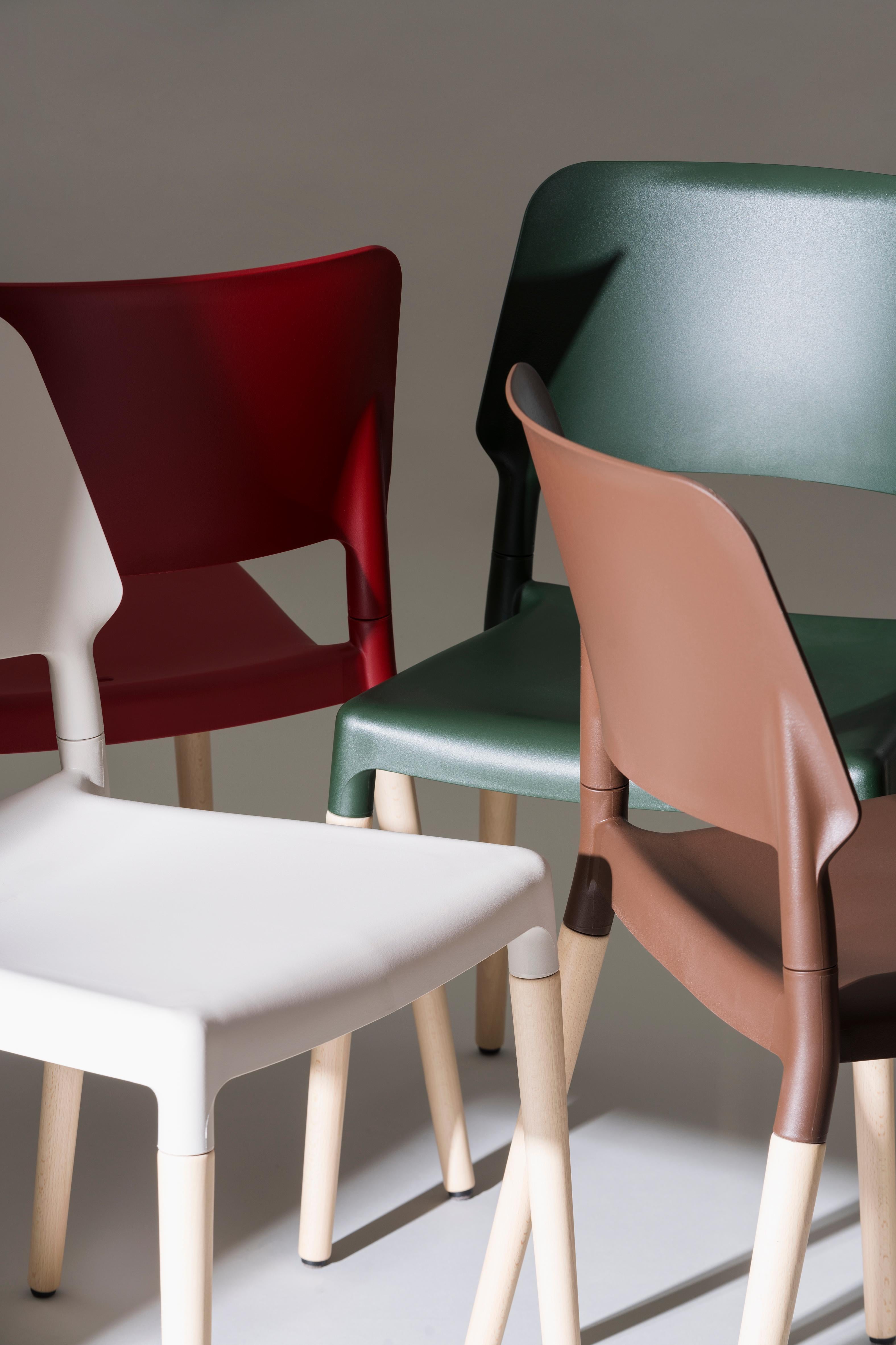Spanish Set of 4 Red Beech wood Belloch Contemporary Art Dining Chair by Lagranja Design For Sale
