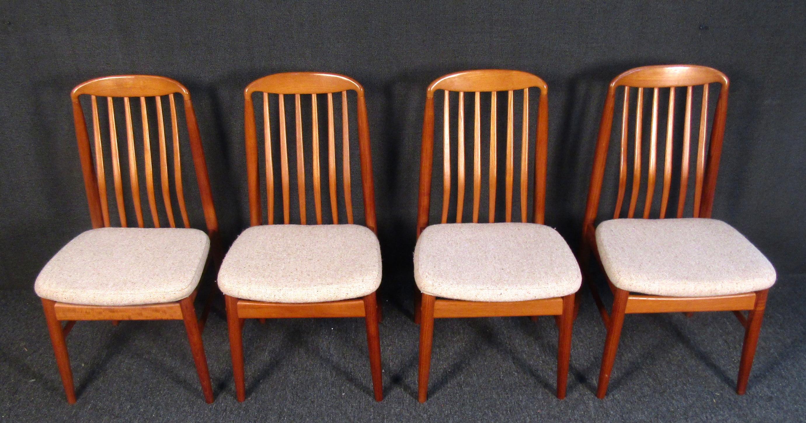 Mid-Century Modern Set of 4 Benny Linden Danish Modern Dining Chairs