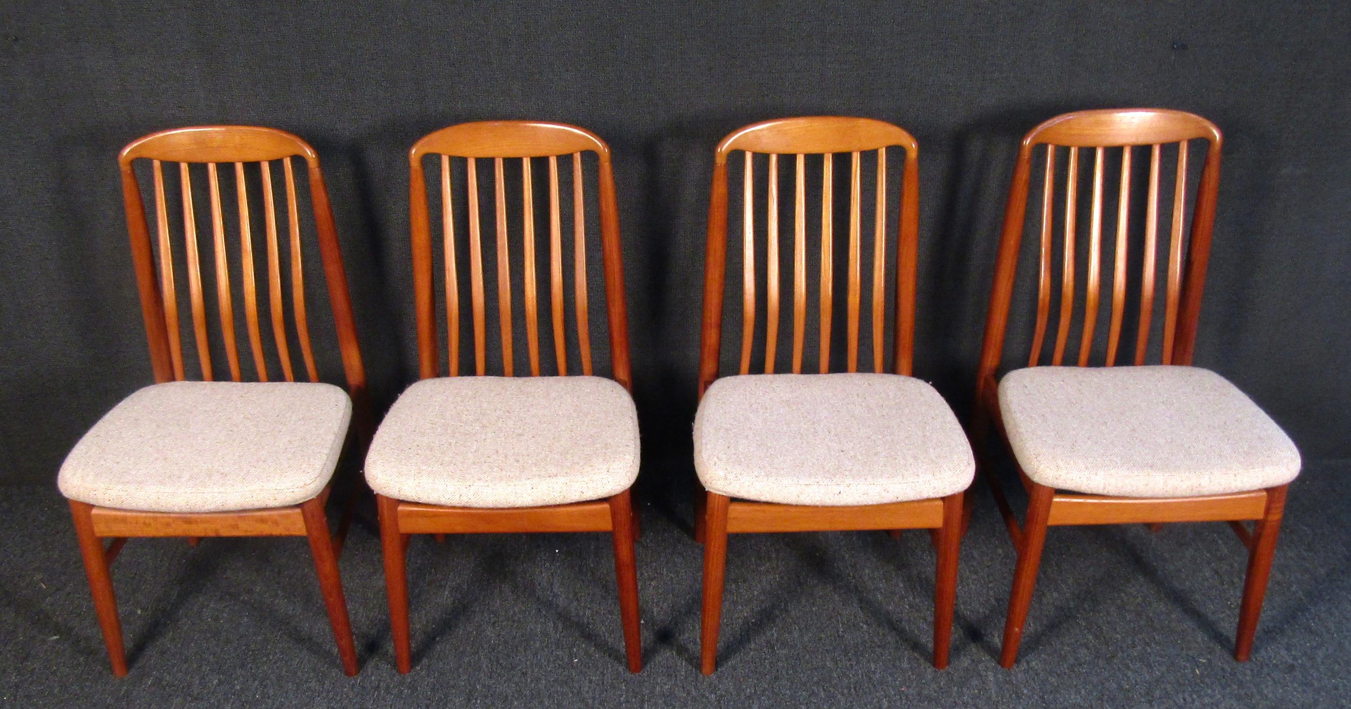 Mid-Century Modern Set of 4 Benny Linden Danish Modern Dining Chairs