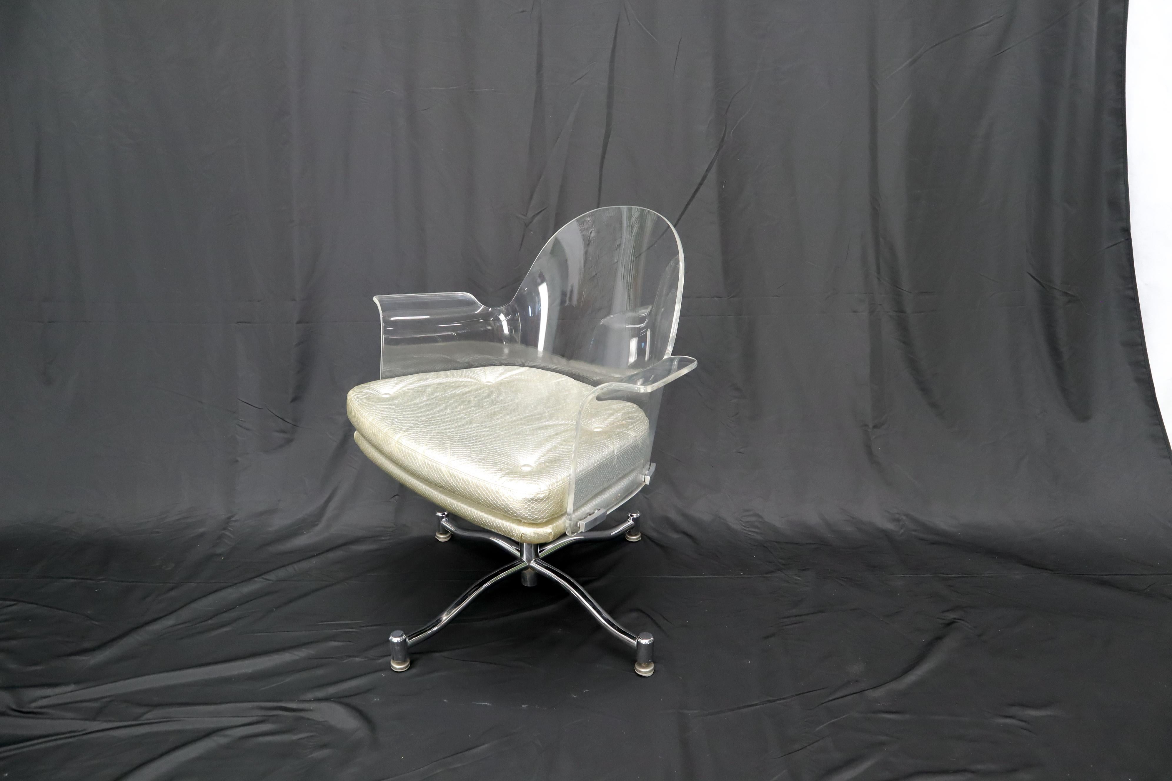 Set of 4 Bent Lucite Dining Chairs on Chrome Bases In Good Condition For Sale In Rockaway, NJ