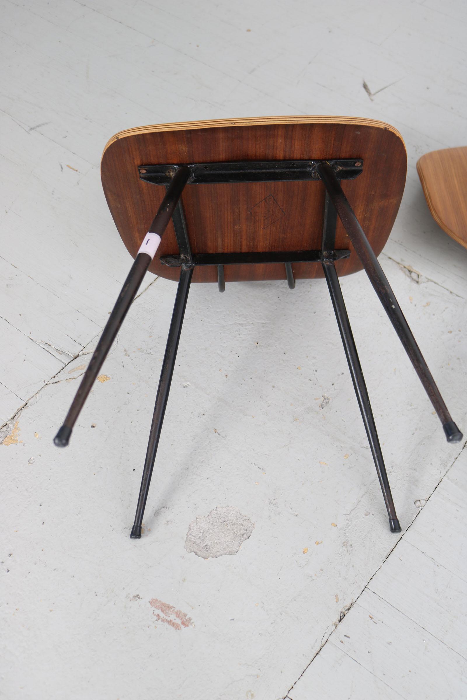 Ensemble de 4 chaises en bois cintré Carlo Ratti, Industria Legni Curvati, Italie  1950s. en vente 4