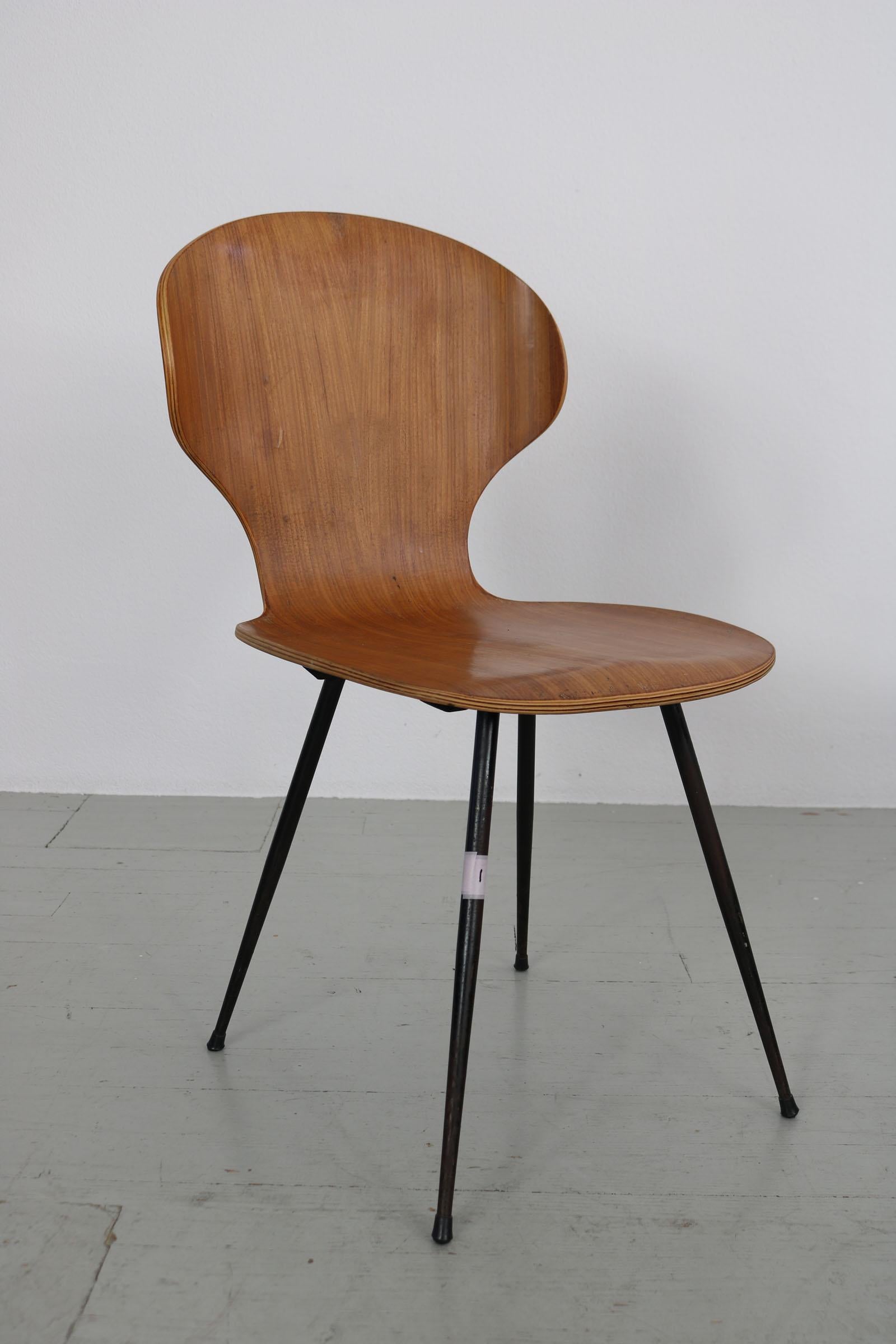 Ensemble de 4 chaises en bois cintré Carlo Ratti, Industria Legni Curvati, Italie  1950s. en vente 9