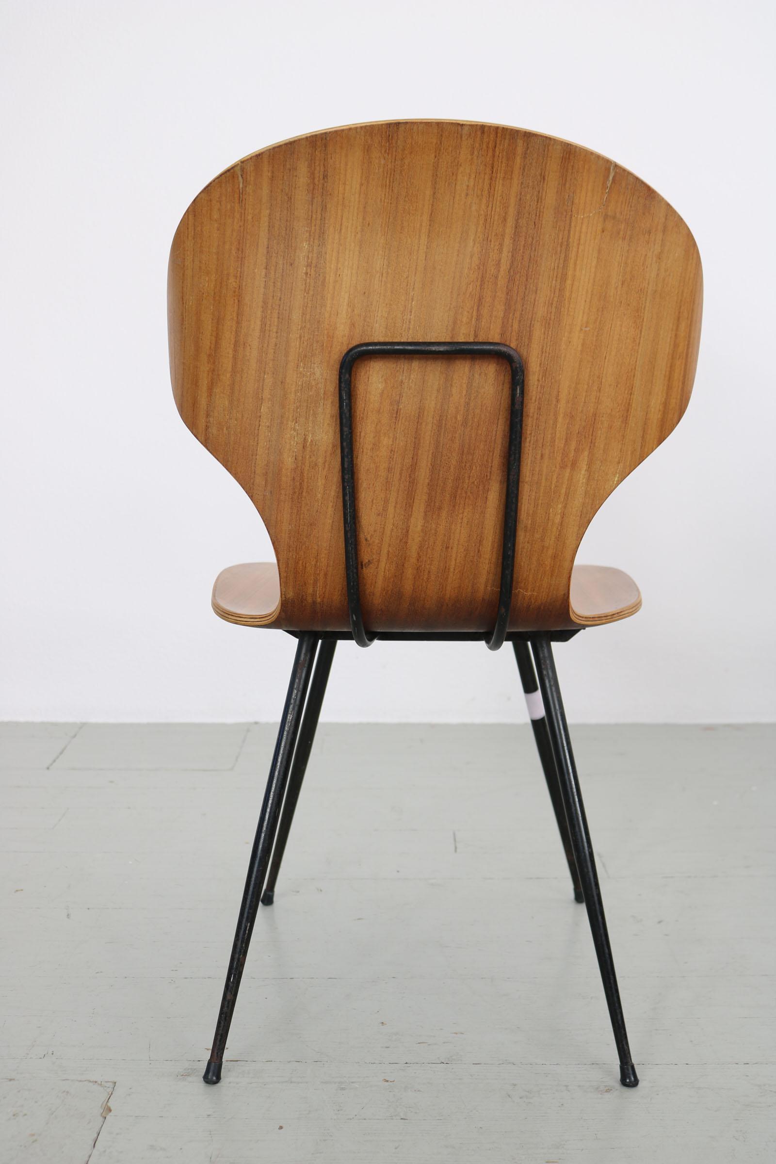Ensemble de 4 chaises en bois cintré Carlo Ratti, Industria Legni Curvati, Italie  1950s. en vente 12